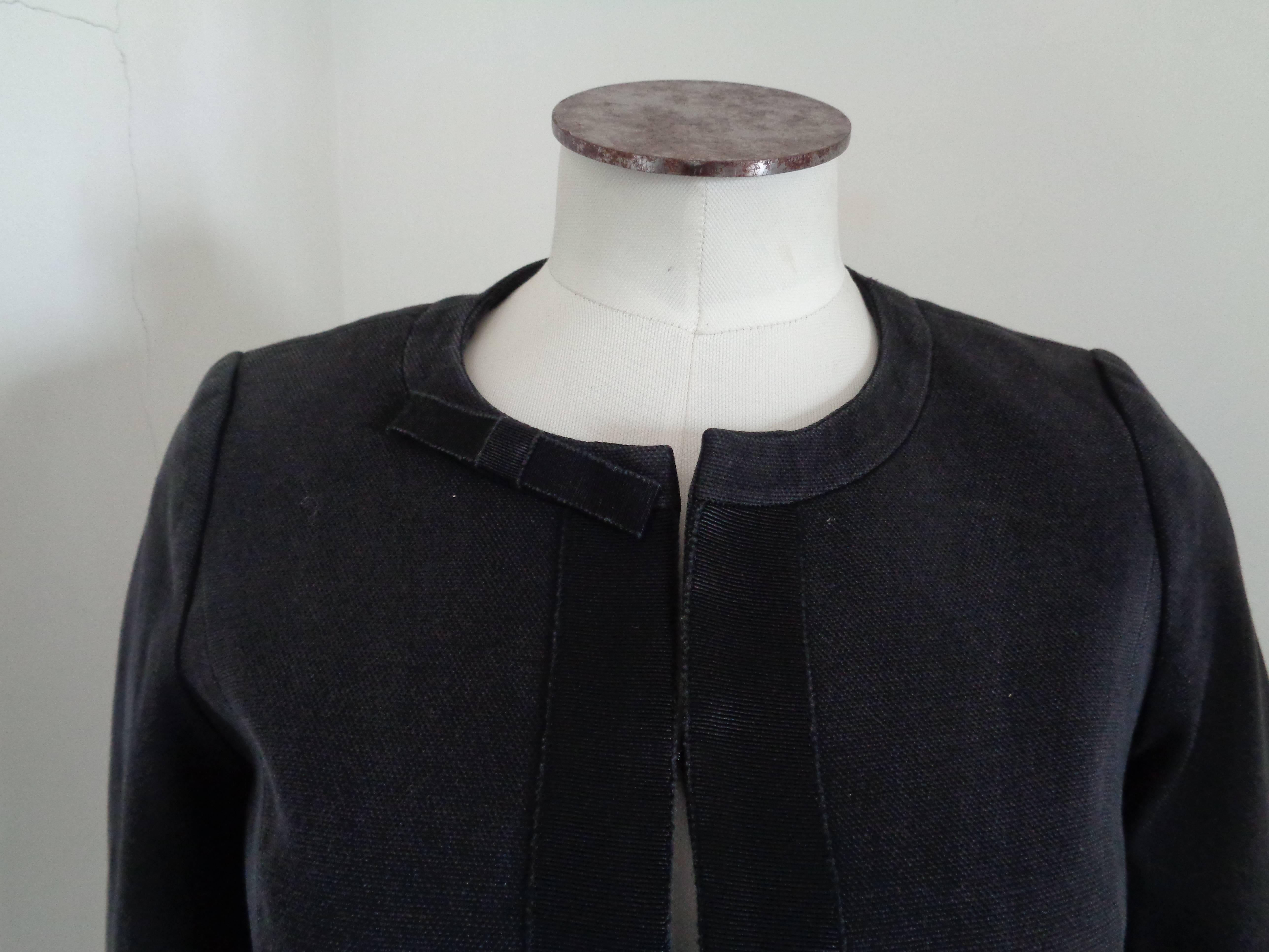 Louis Vuitton Black Cotton Jacket

Louis Vuitton uniform black jacket totally made in france in size 34 which corresponds to a 38 italian standard size

Composition: Cotton and others

