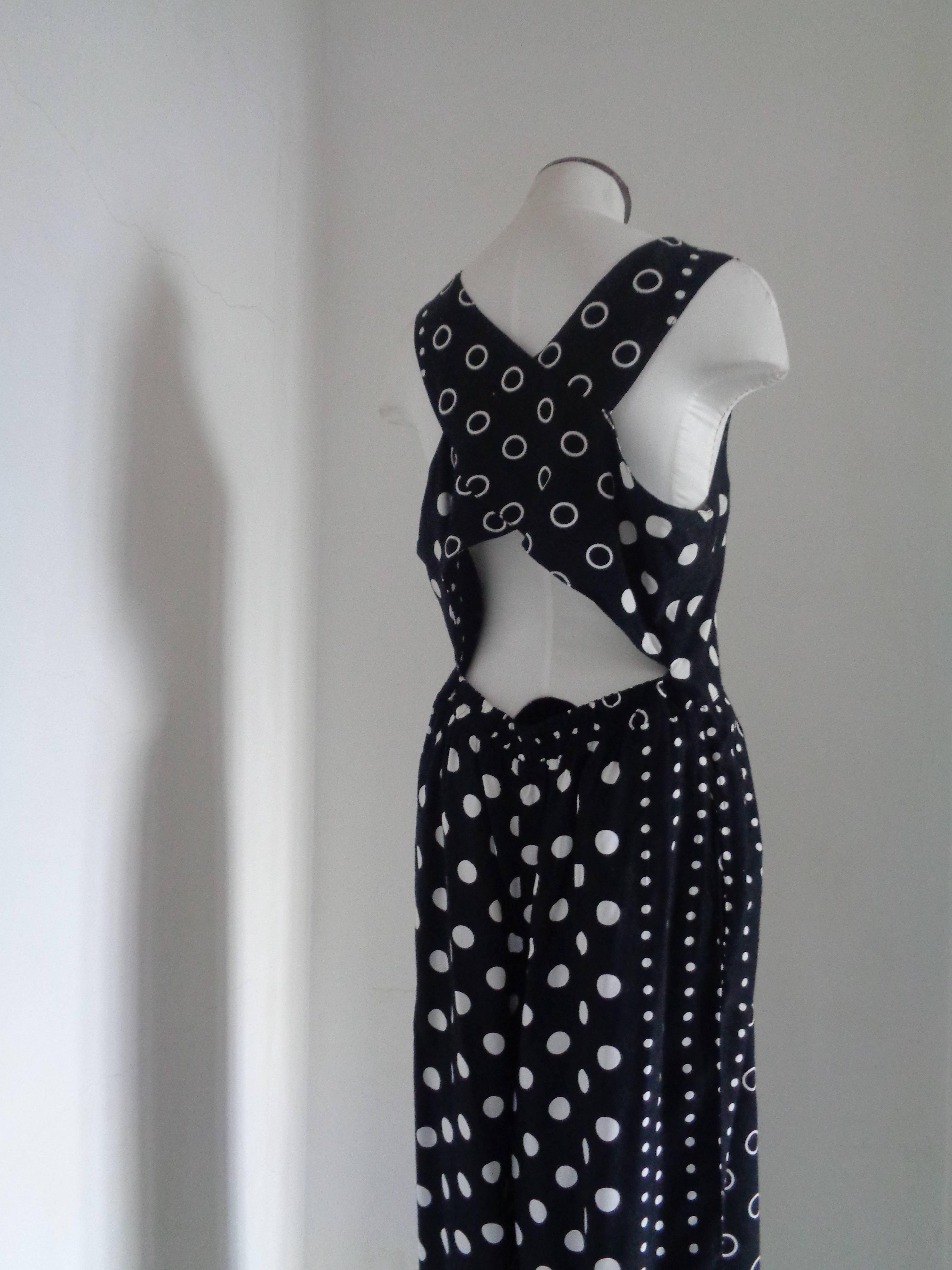 Style Avant Blu white pois Dress jumpsuit

Totally made in italy in size L 

Composition: viscose