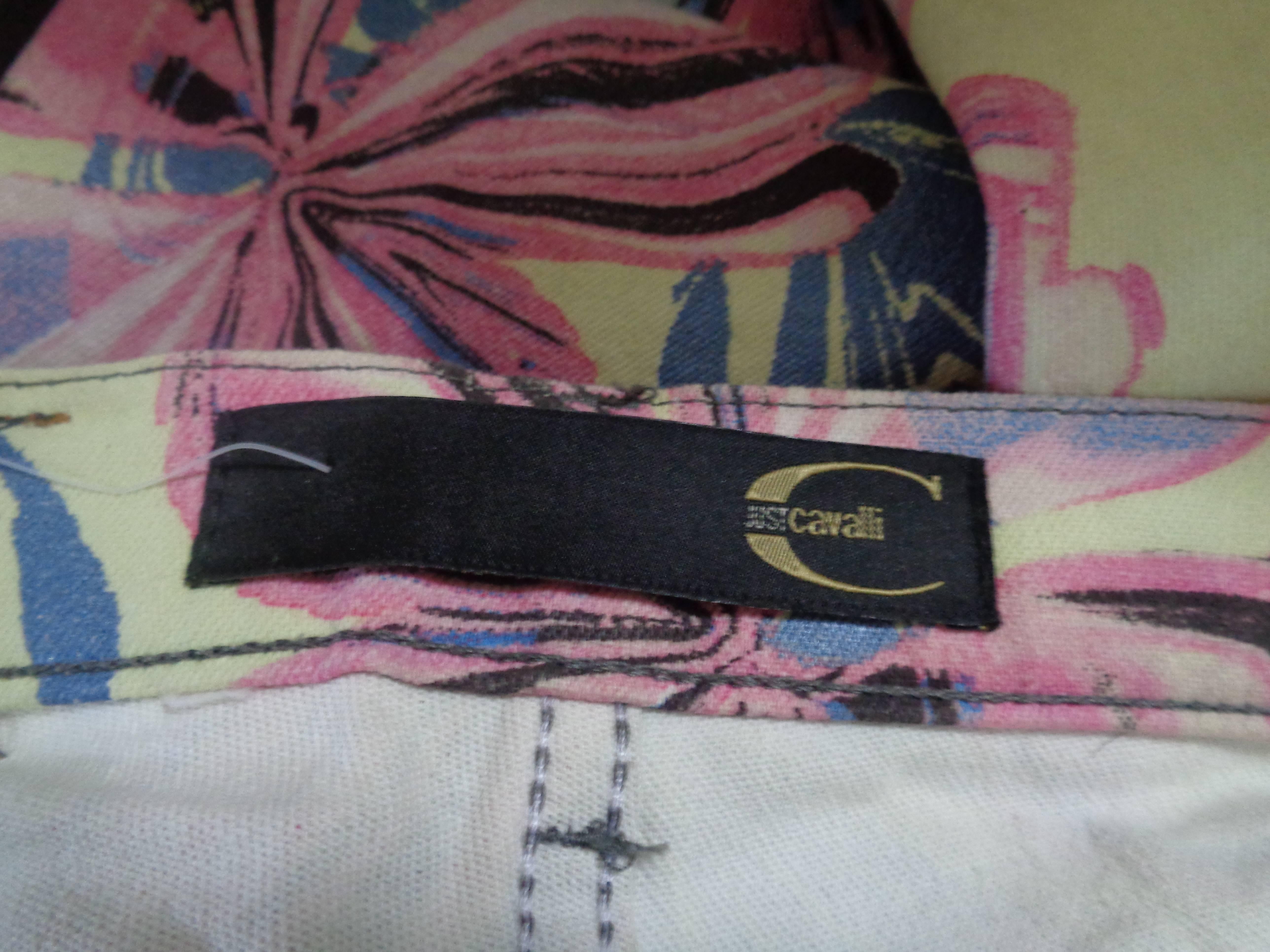 Just Cavalli Light Yellow Pink Light Blu Trousers In Excellent Condition For Sale In Capri, IT