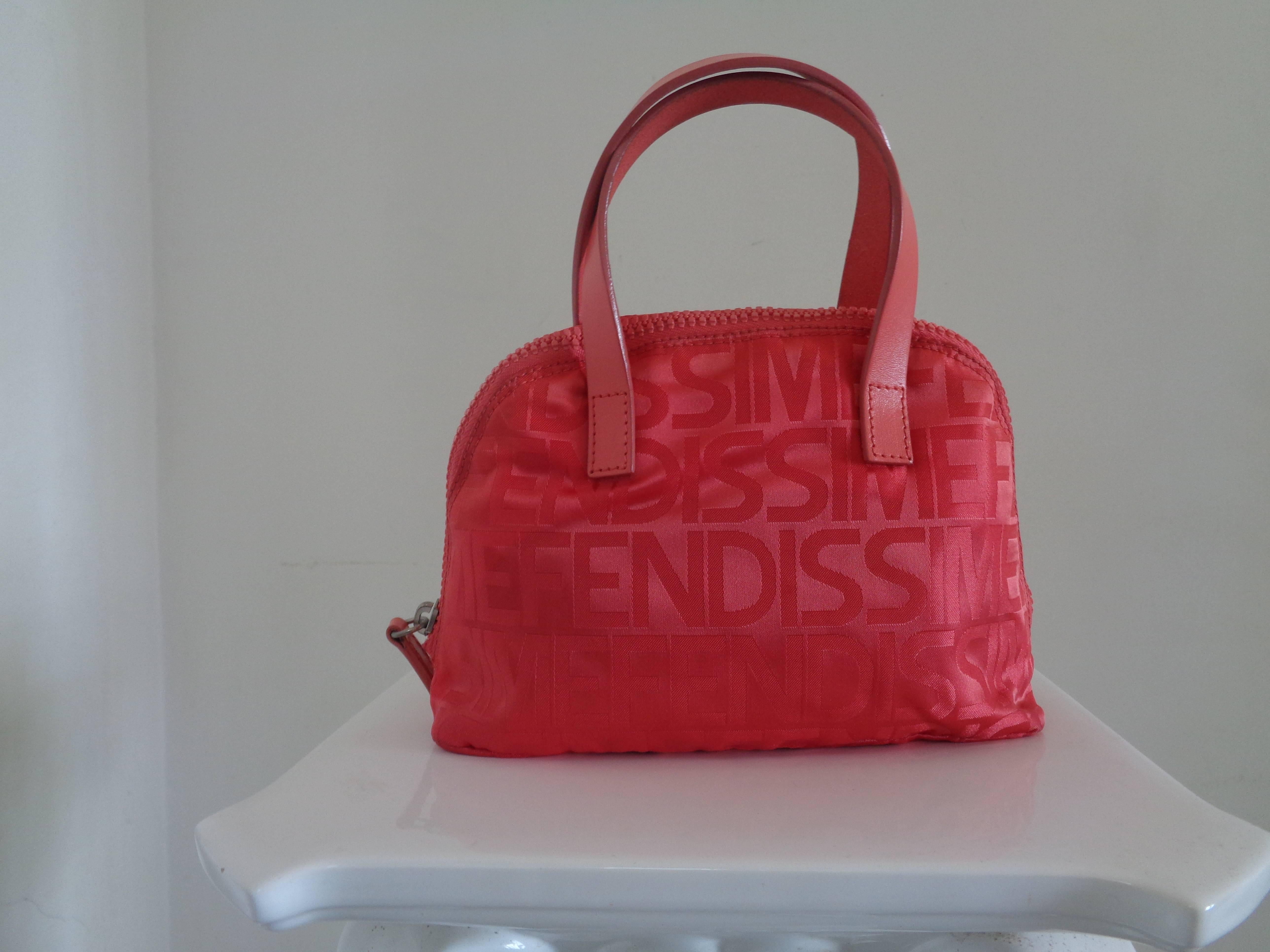 Fendi Accessories Pink Monogram Shoulder Bag

Totally made in italy