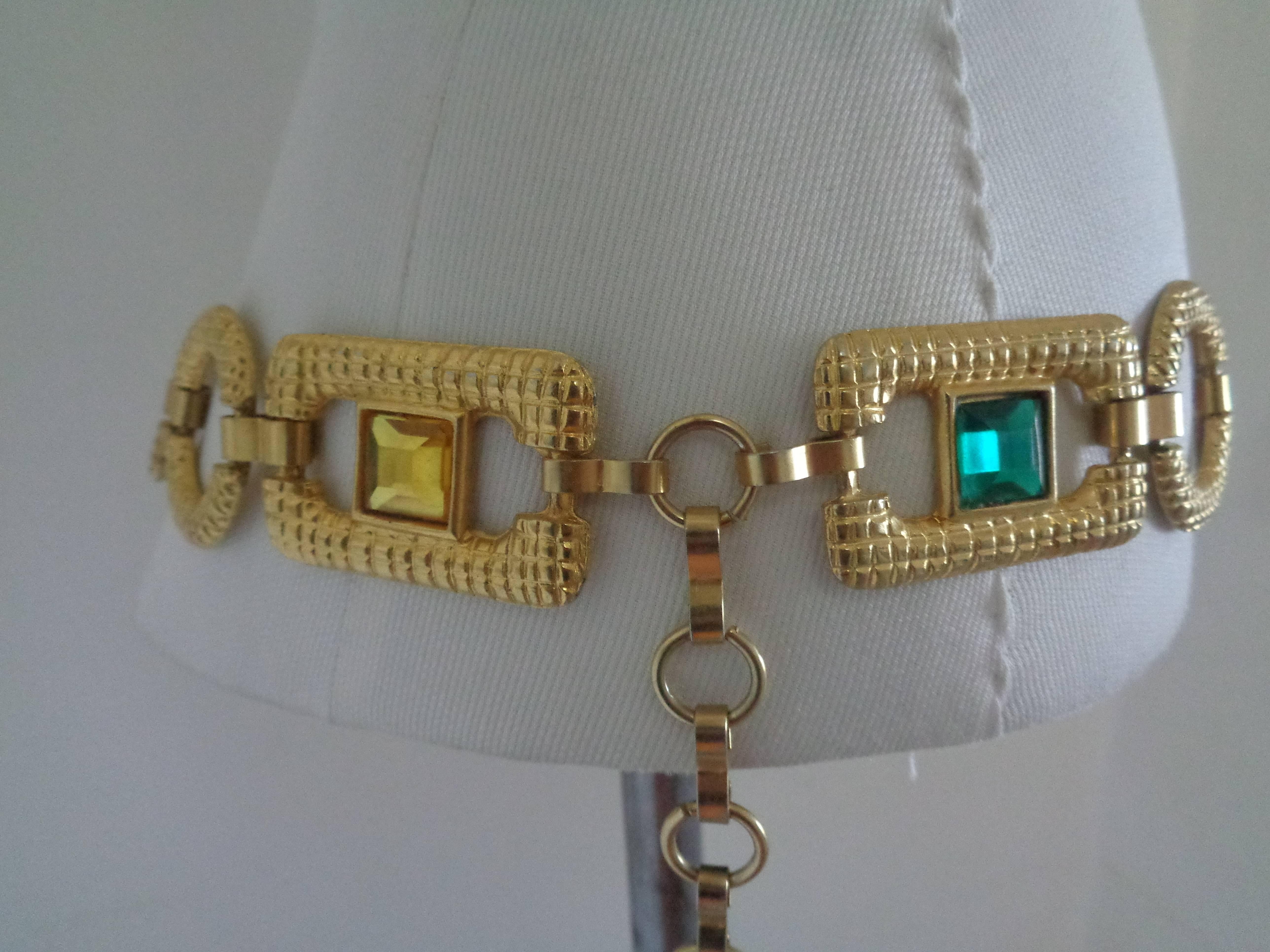 Gold tone faux multicoloured stones Belt In Excellent Condition In Capri, IT