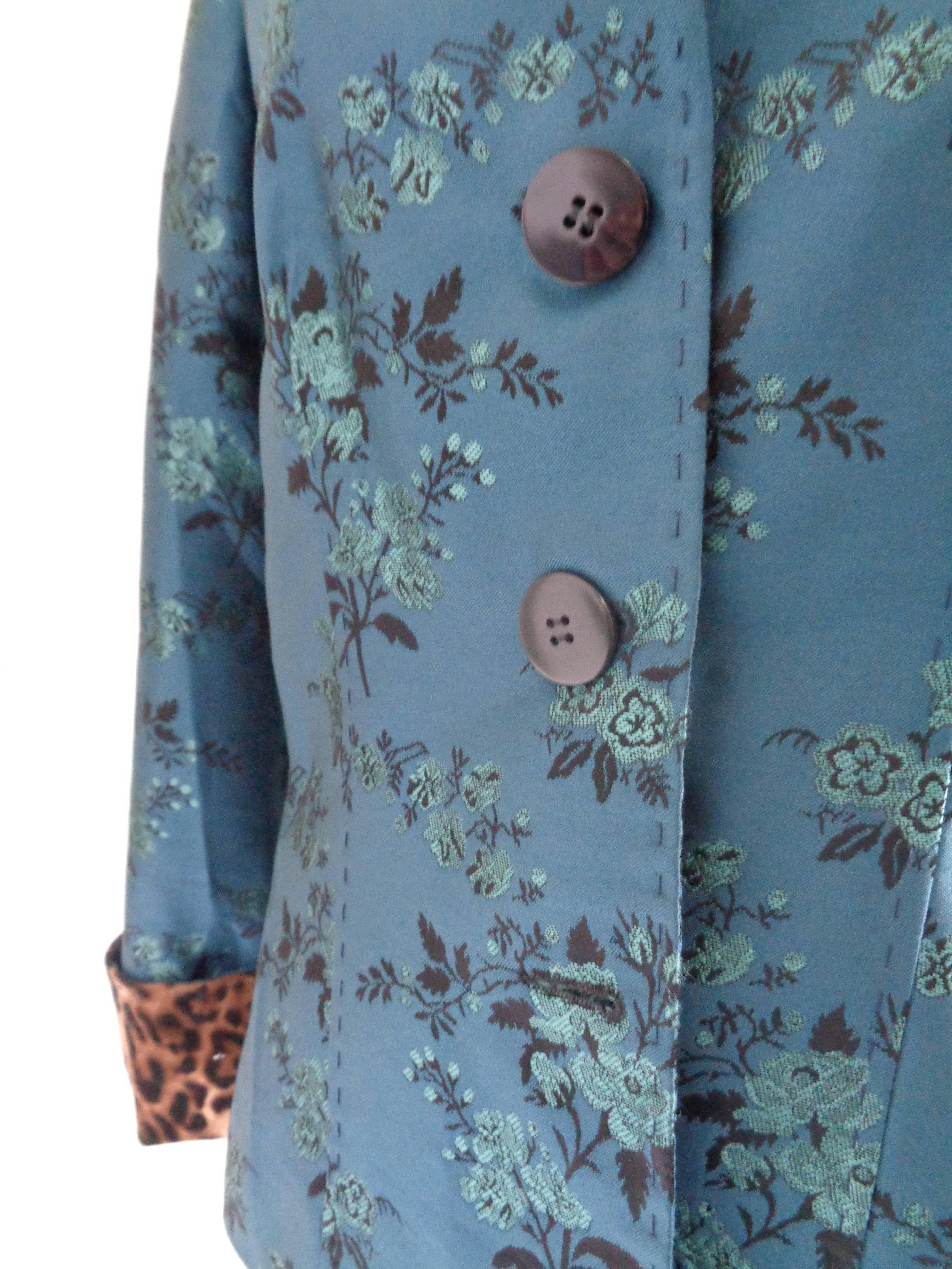 Pamela Flower embellished Blu jacket In Excellent Condition For Sale In Capri, IT