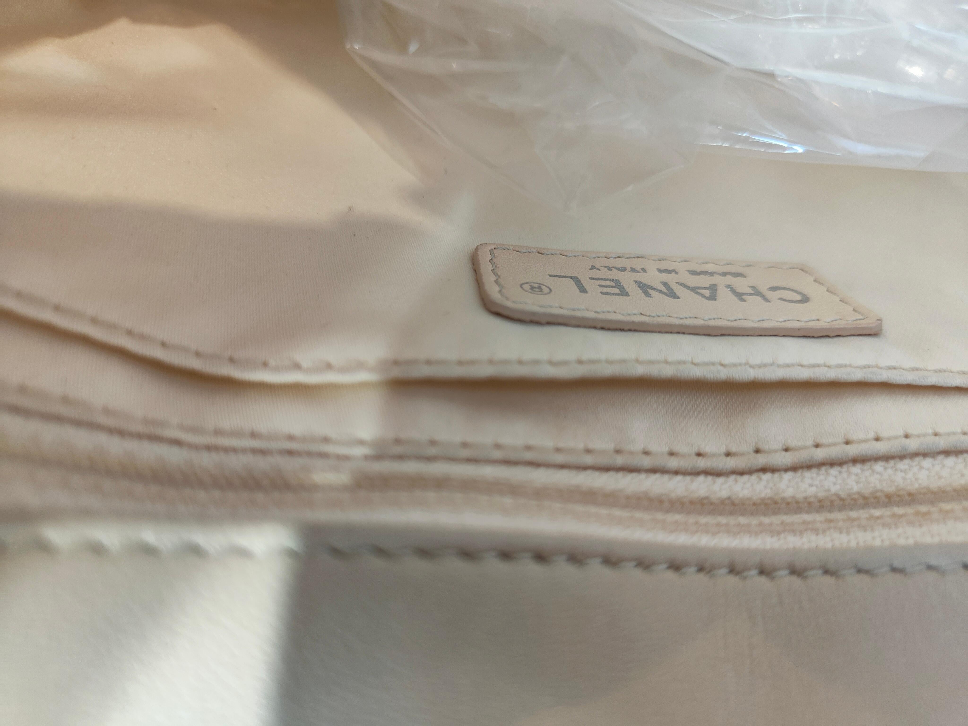 Chanel jumbo raffia sequins single flap en vente 3