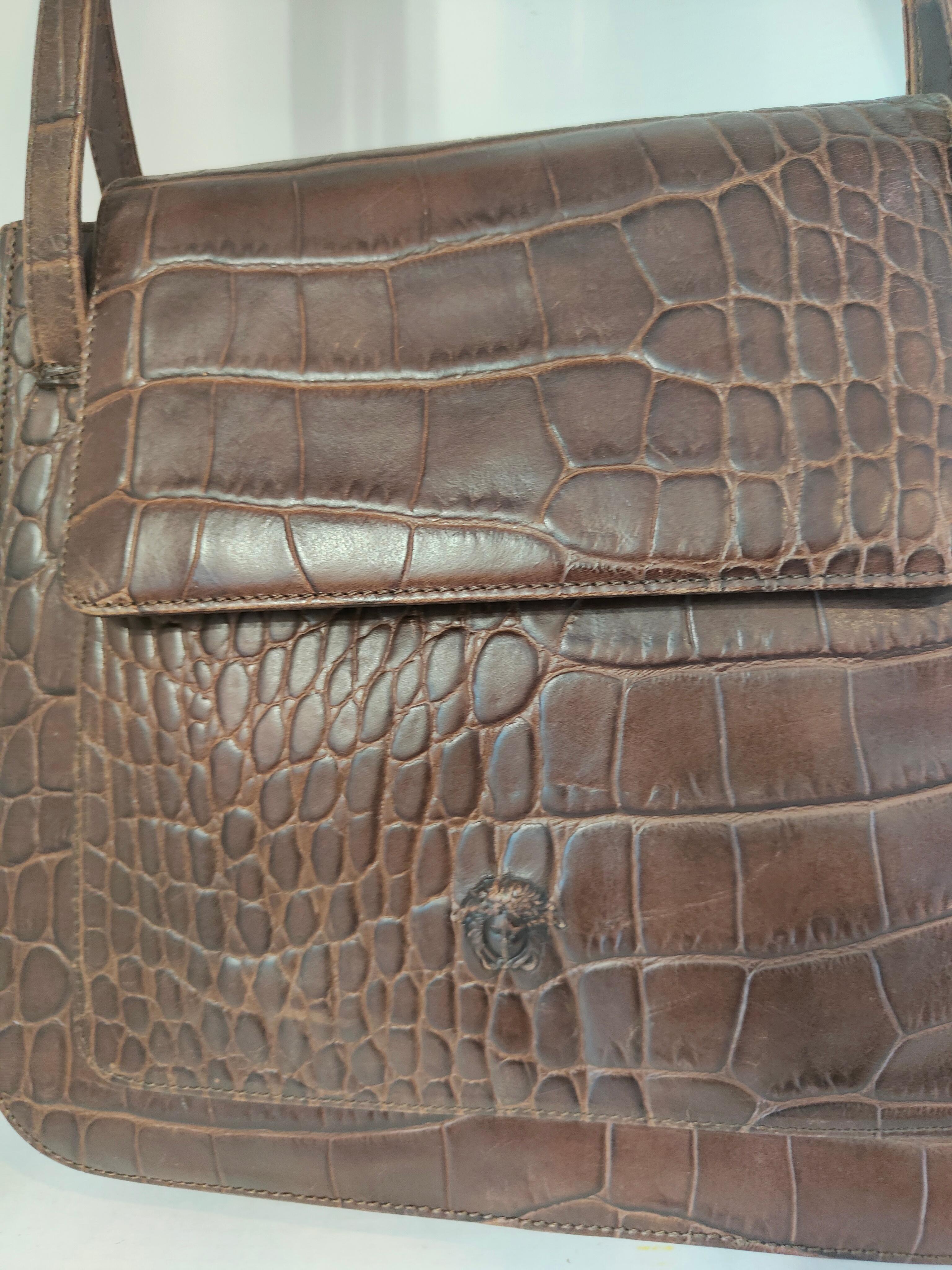 Gianni Versace Borsa a tracolla marrone
hardware in tonalità oro