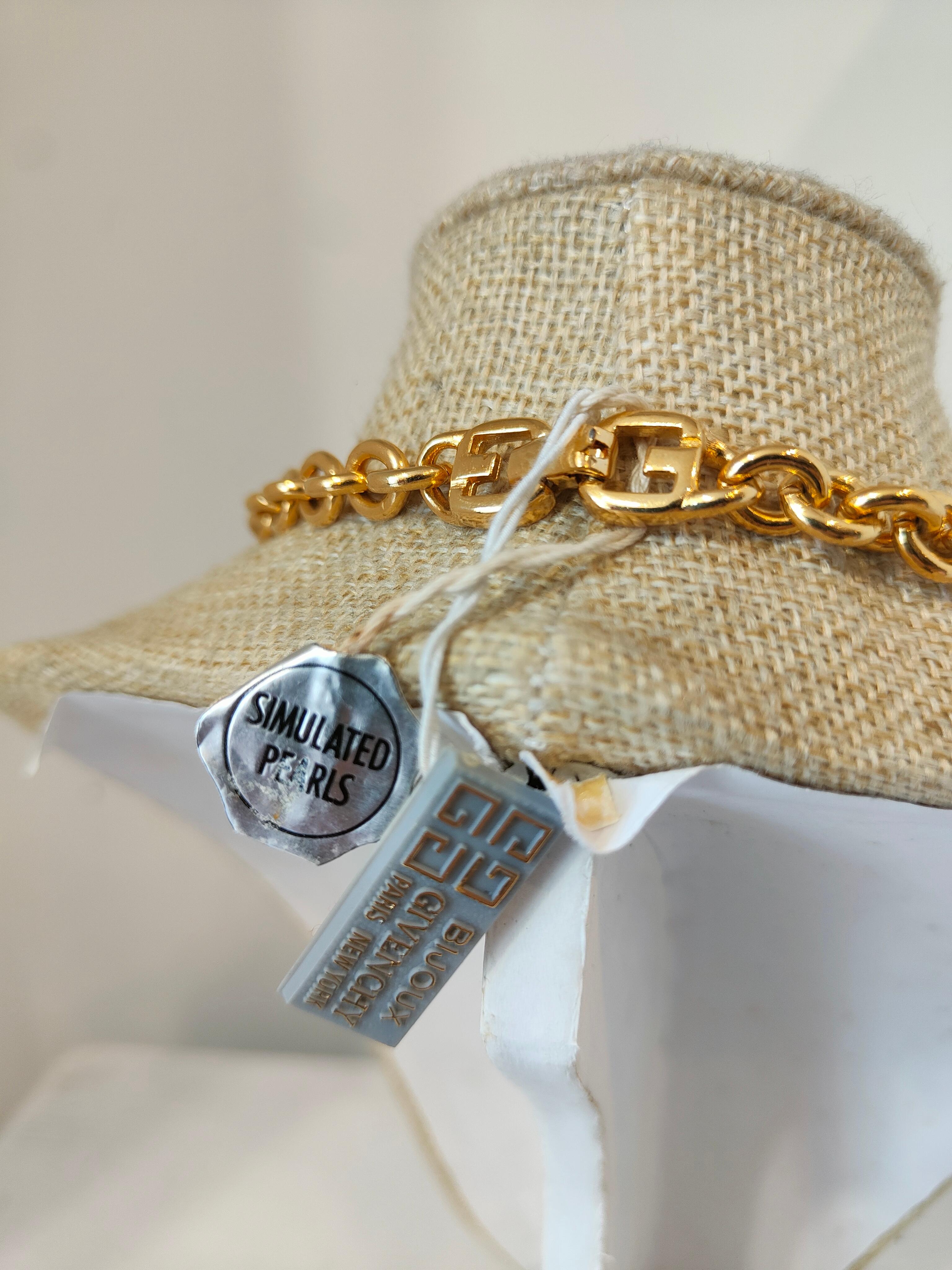 Givenchy 1980' con finiture in oro e perle bianche finte NWOT in vendita 1