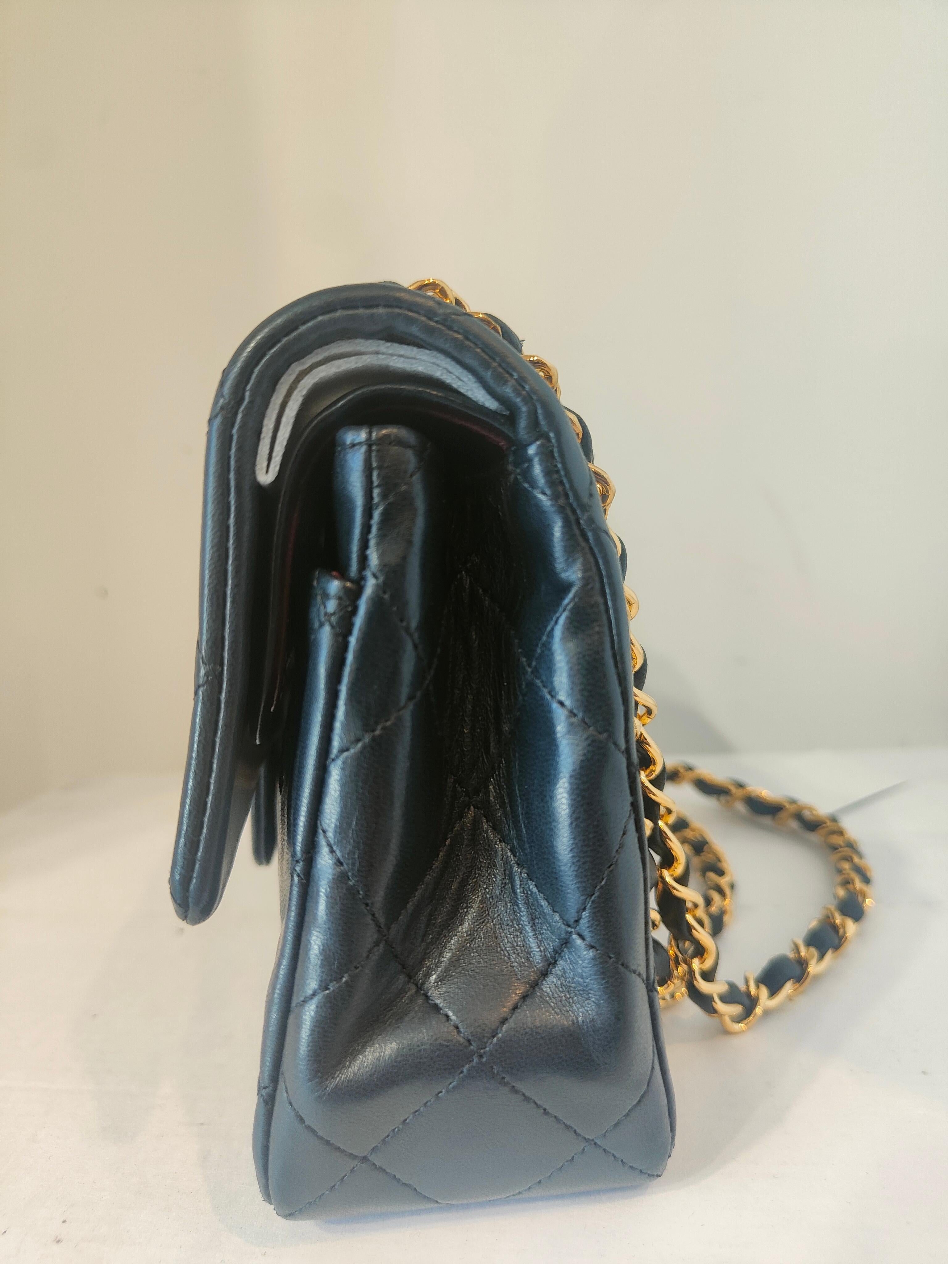 1998 Chanel Schwarze Leder Umhängetasche im Zustand „Hervorragend“ im Angebot in Capri, IT
