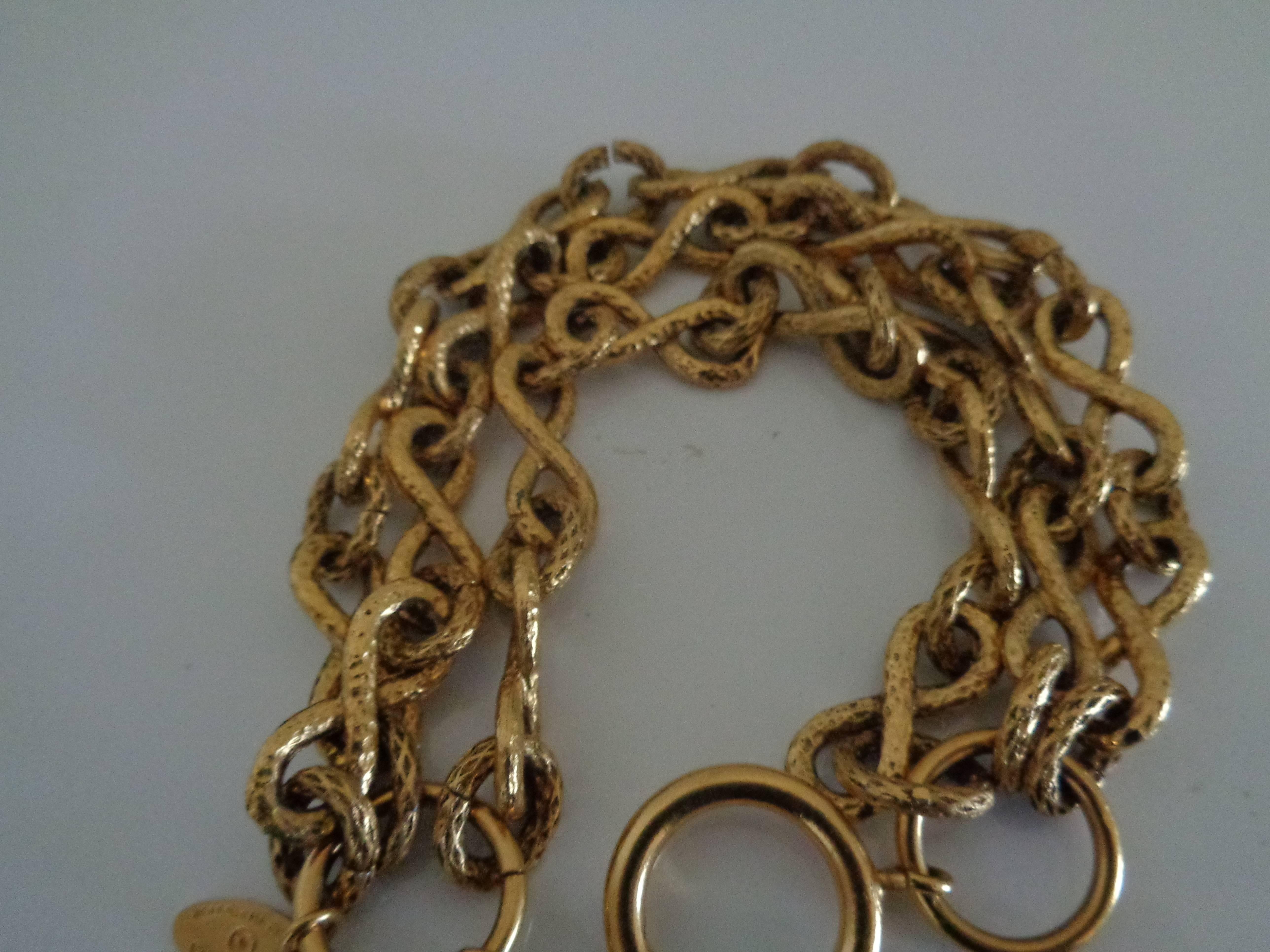 Chanel Gold tone with round Pendant Bracelet In Good Condition In Capri, IT
