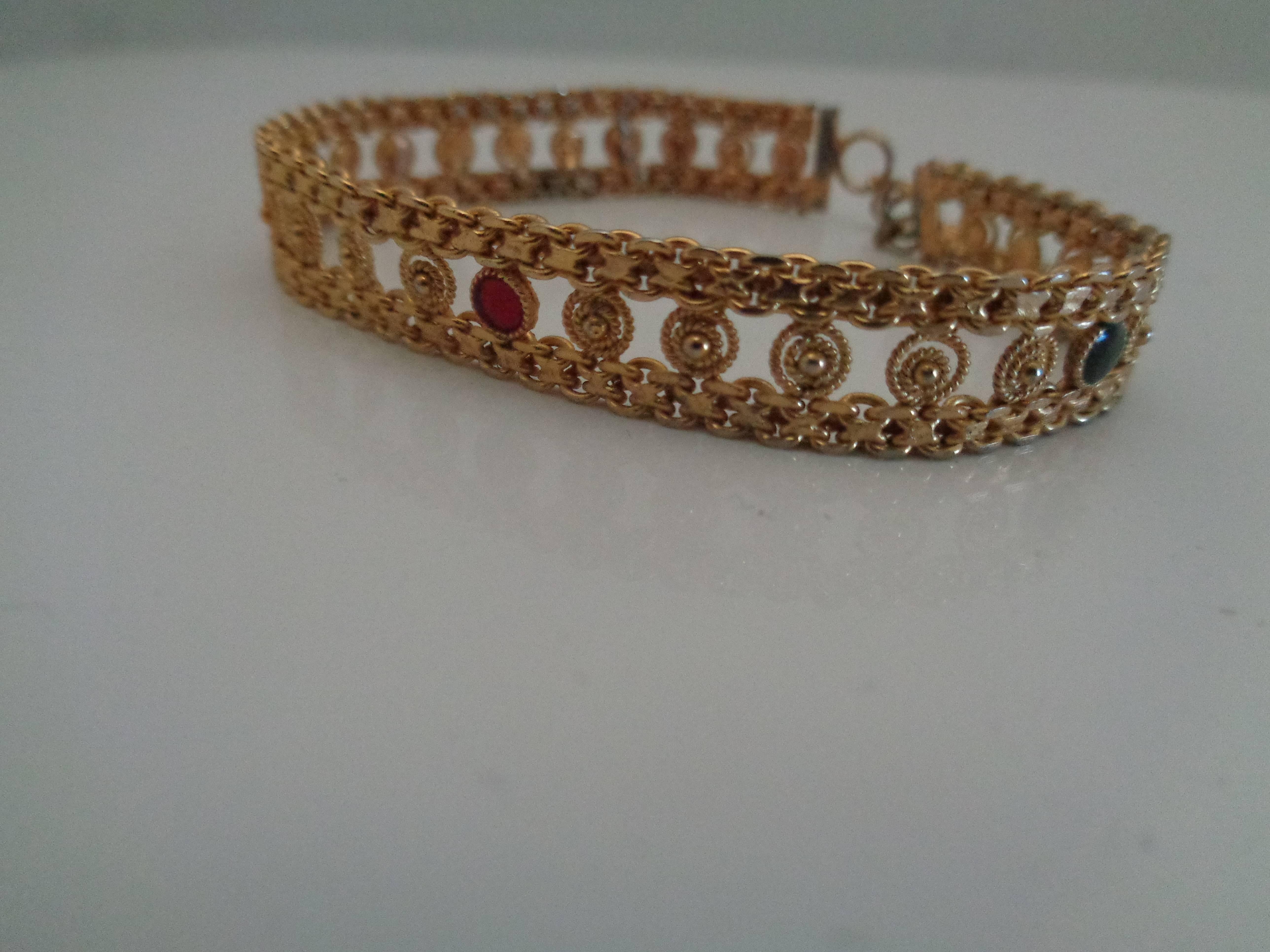 1980s Vintage gold Tone Parure Necklace and Bracelet In Good Condition For Sale In Capri, IT