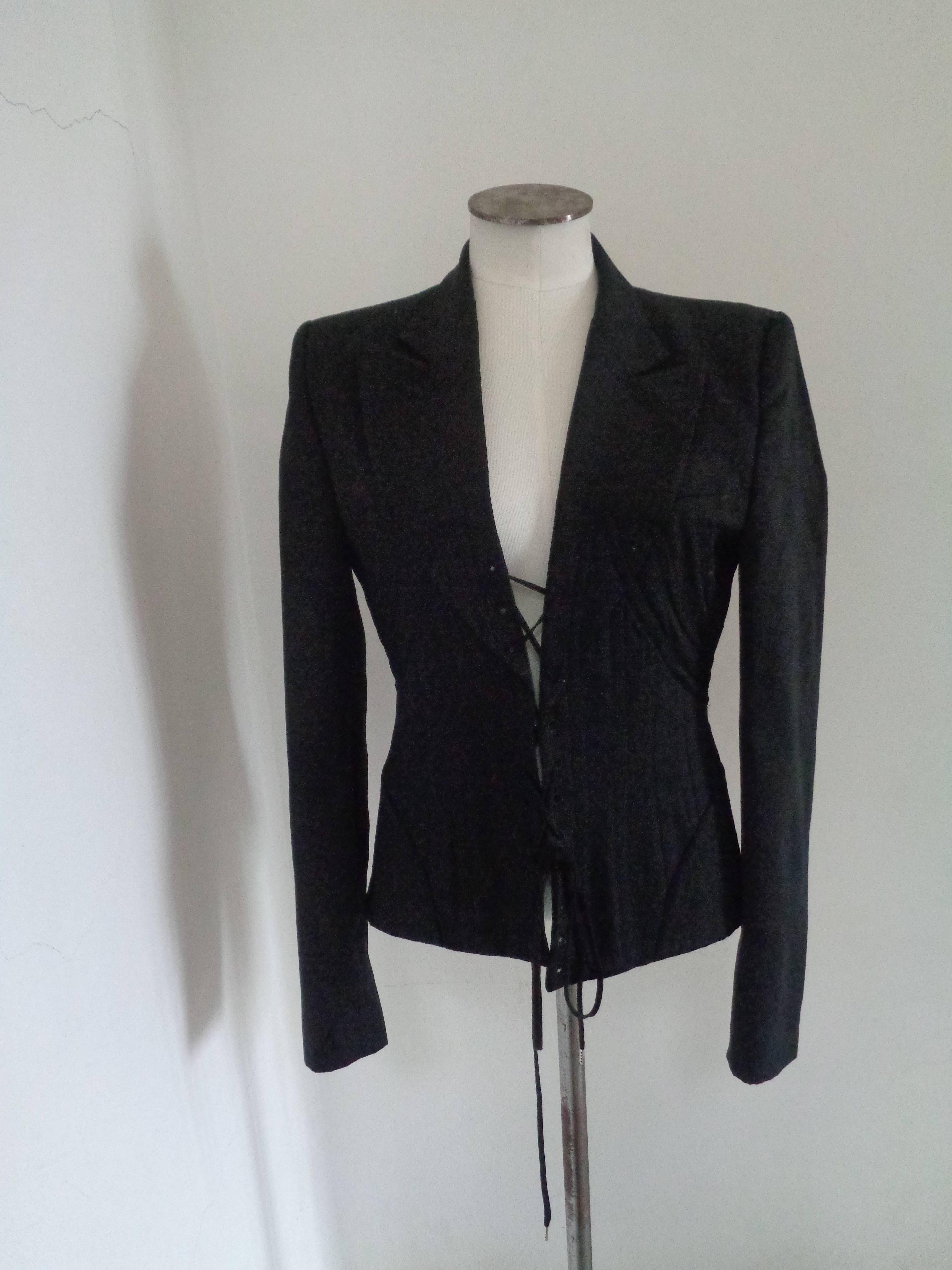 Alexander McQueen black cotton jacket

totally made in italy in italian size range 46

composition: cotton