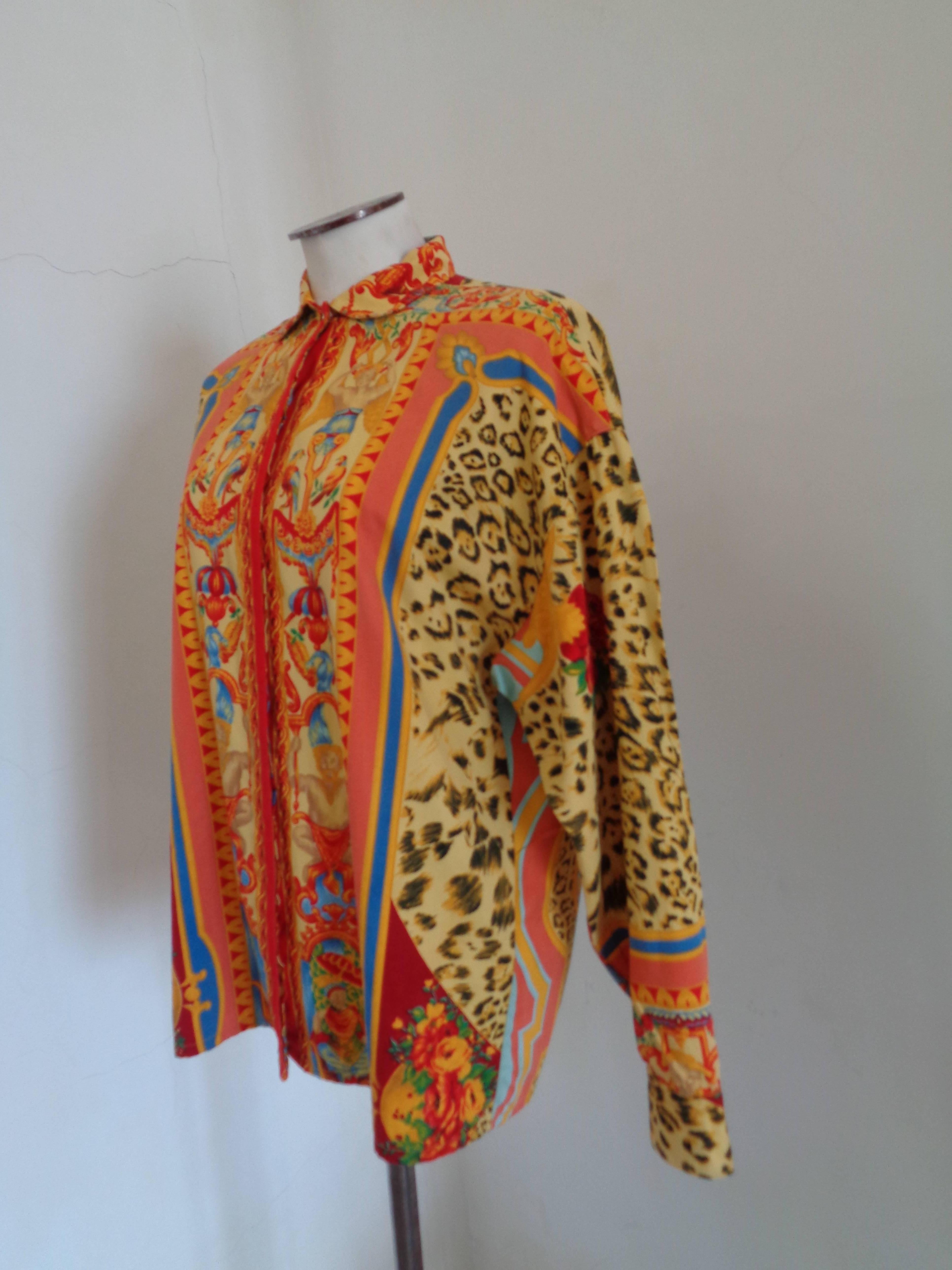Versus by Gianni Versace Shirt

totally made in italy in size 44