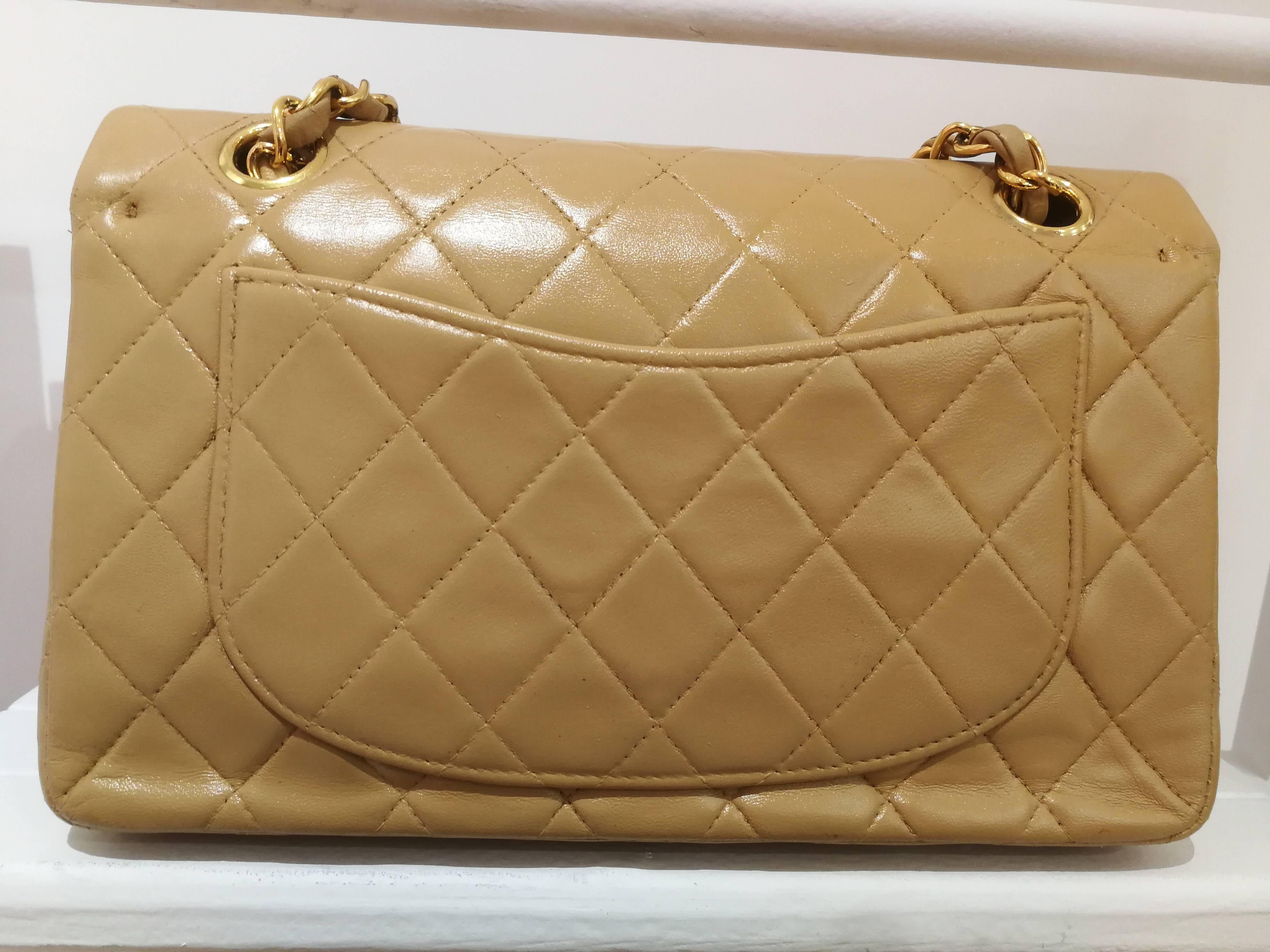 Women's or Men's Chanel beije gold hardware 2.55 shoulder bag