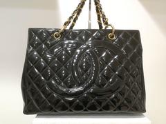 Chanel black patent leather gold hardware bag