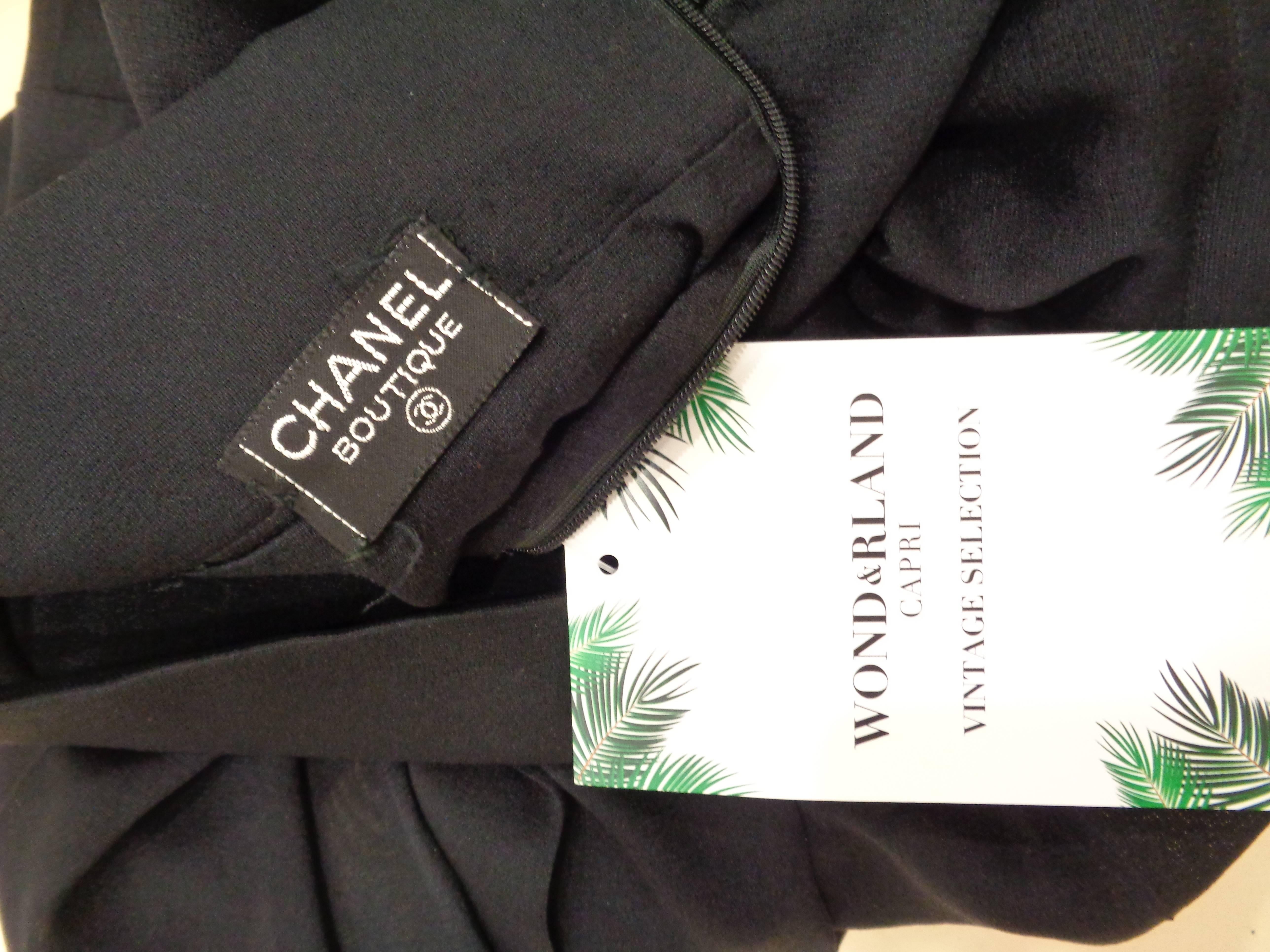 Chanel Boutique Black Skirt In Excellent Condition For Sale In Capri, IT