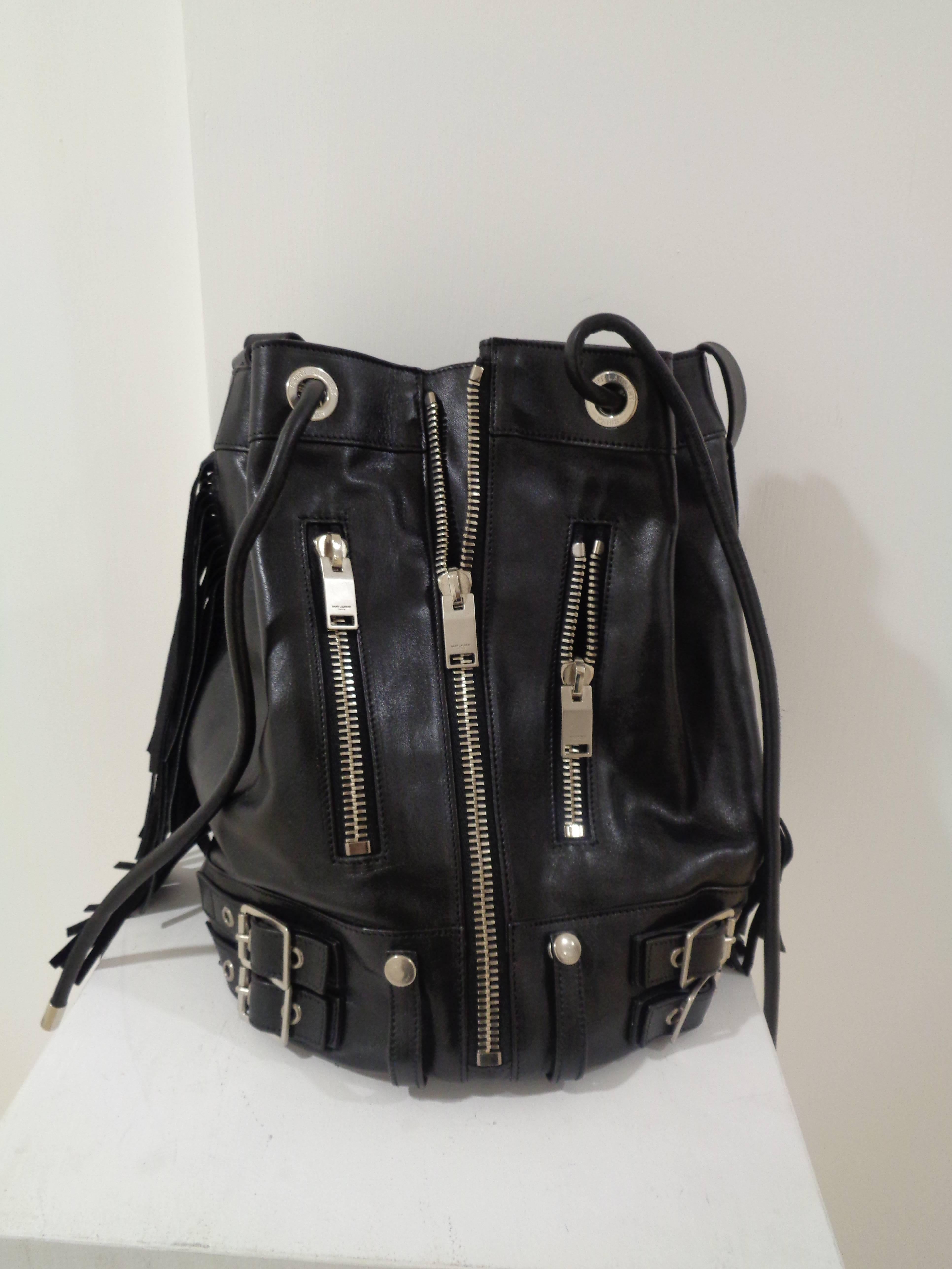 Yves Saint Laurent Satchel in pelle nera con hardware argentato In condizioni ottime in vendita a Capri, IT