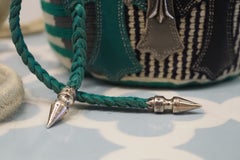 Sac à bandoulière Chrome Hearts Guanabana en cuir multicolore, en forme de croix