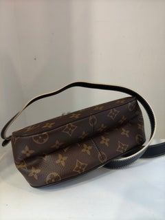 2017 Louis Vuitton Chain IT PM Shoulder bag