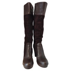 Stivali Fendi in pelle e camoscio marroni, taglia 40