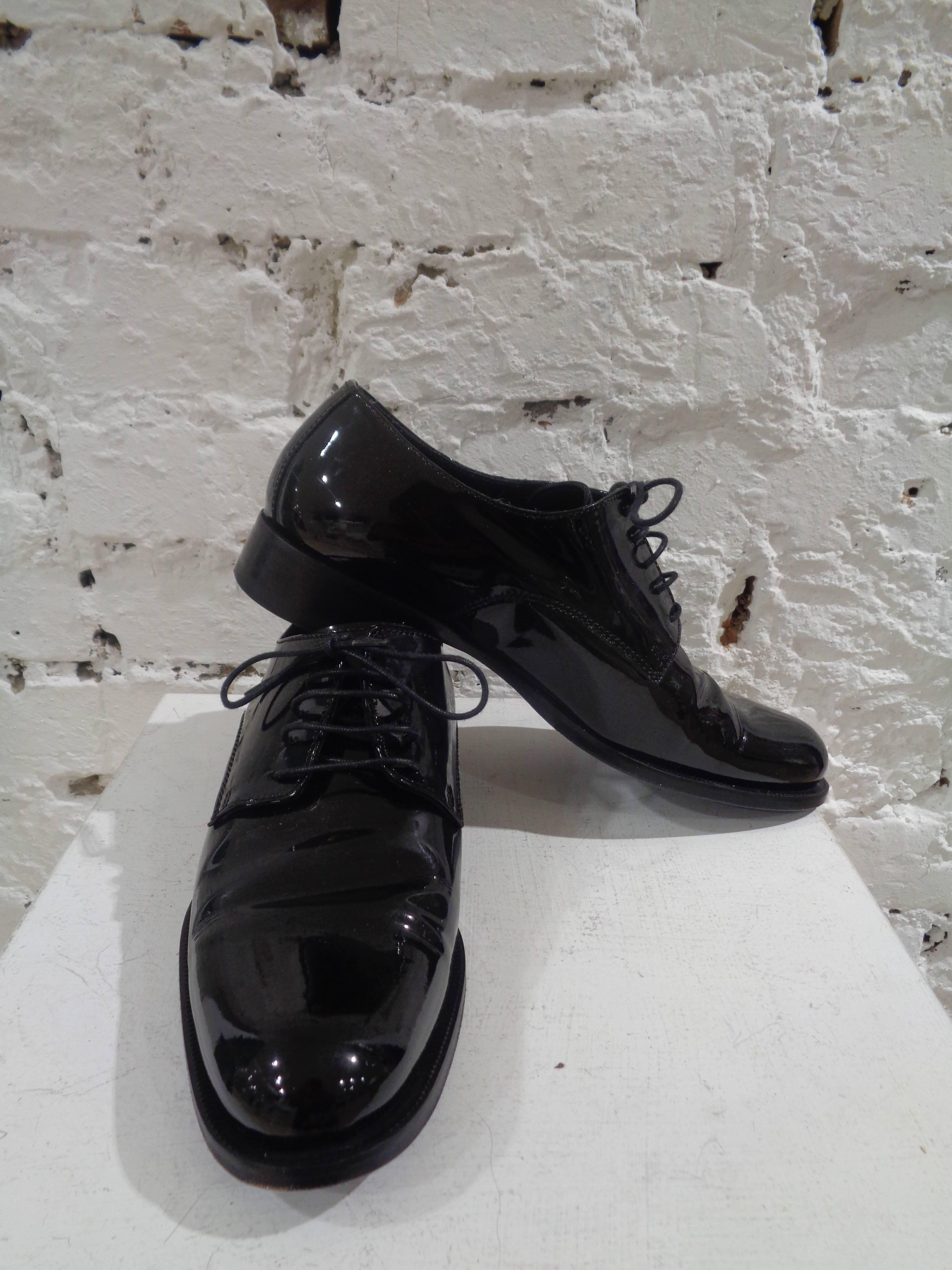 Dsquared2 black patent - vernis leather loafer
totally made in italy in size 37 

used few times