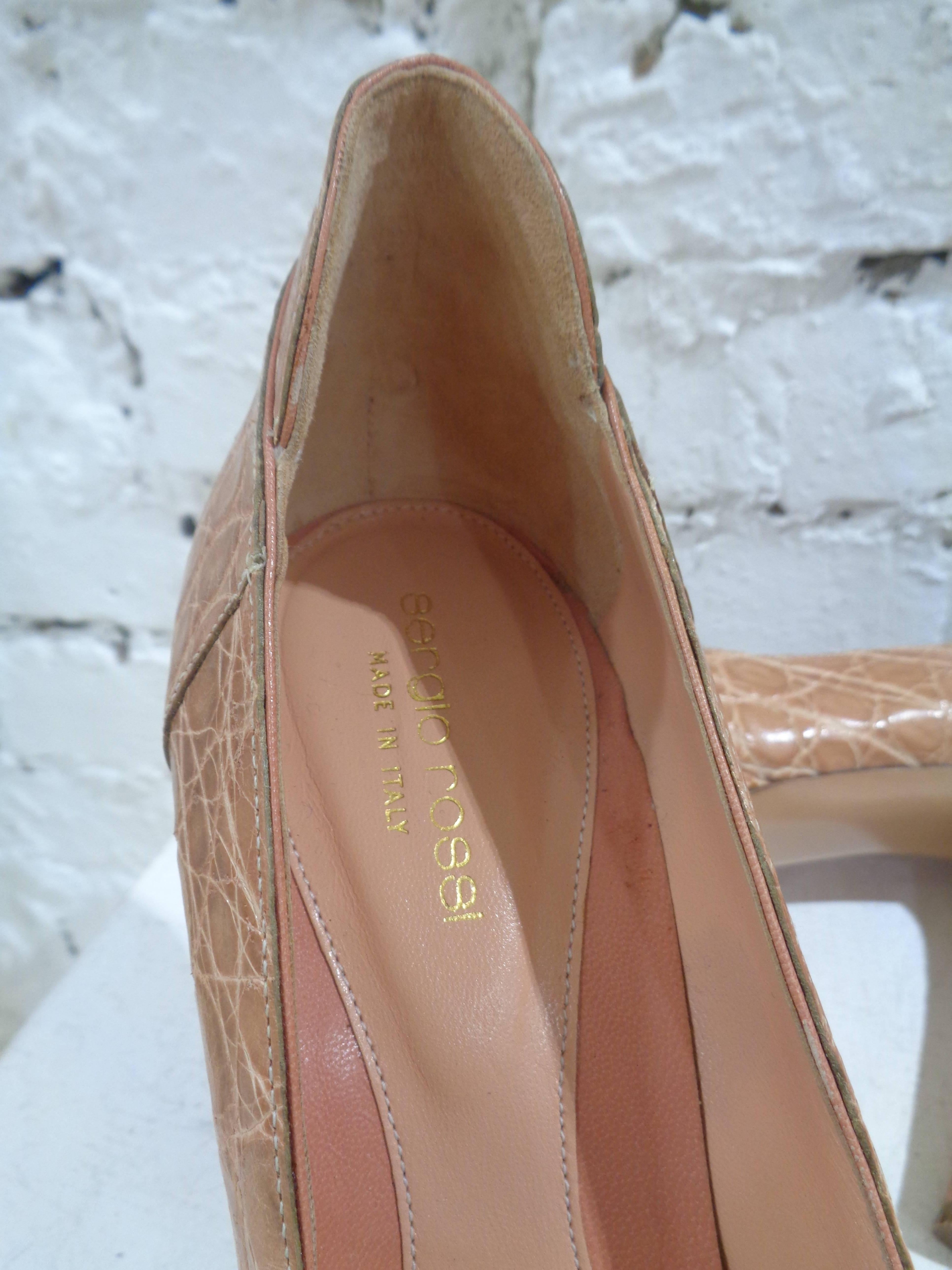 Sergio Rossi pink leather croco stamp high heel decollete In New Condition In Capri, IT