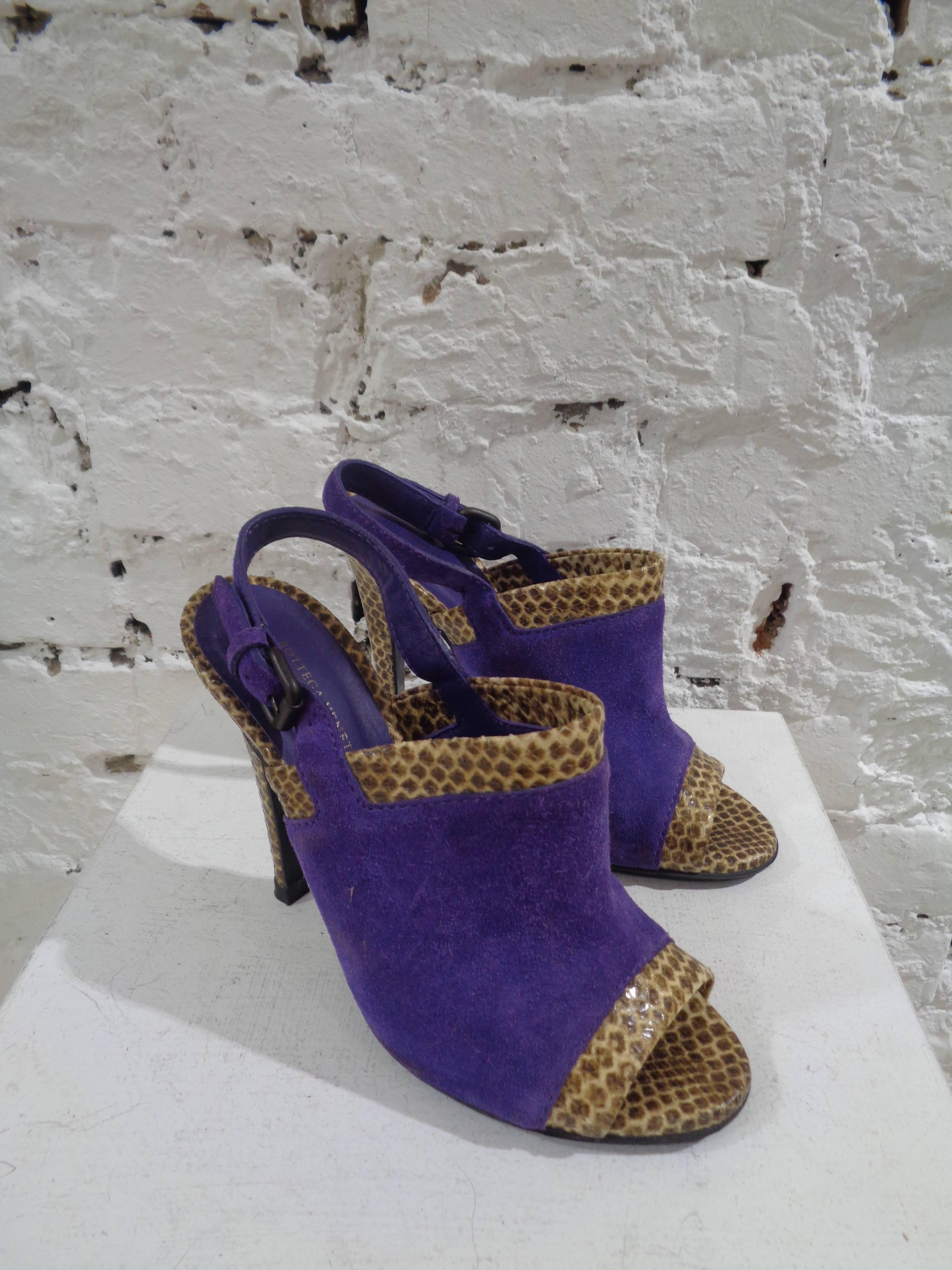 Bottega Veneta python skin purple velvet high heels unworn sandals

unworn still with box and totally made in italy in size 36.5