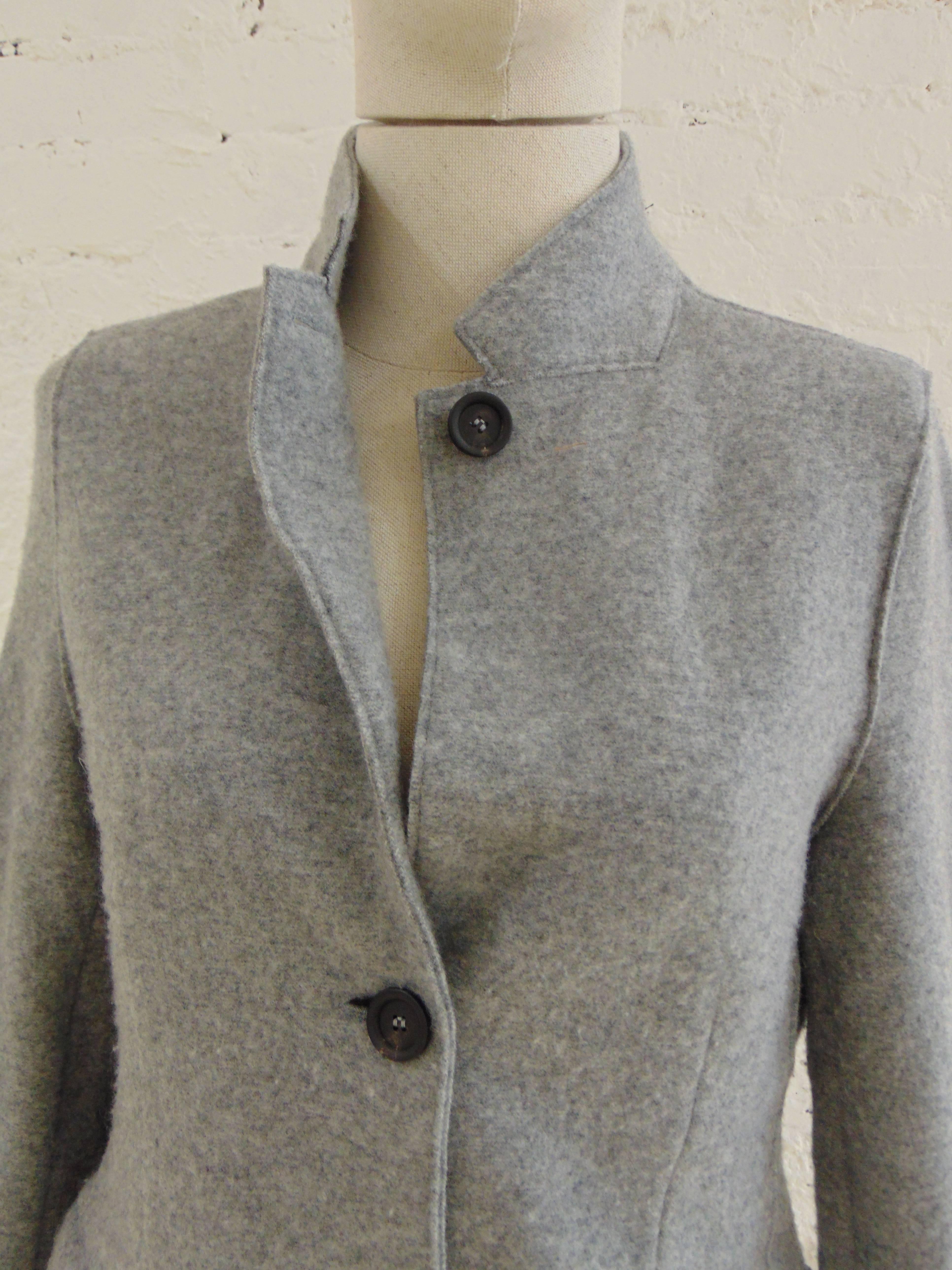 Harris Wharf grey wool jacket
totally made in wool
size m 