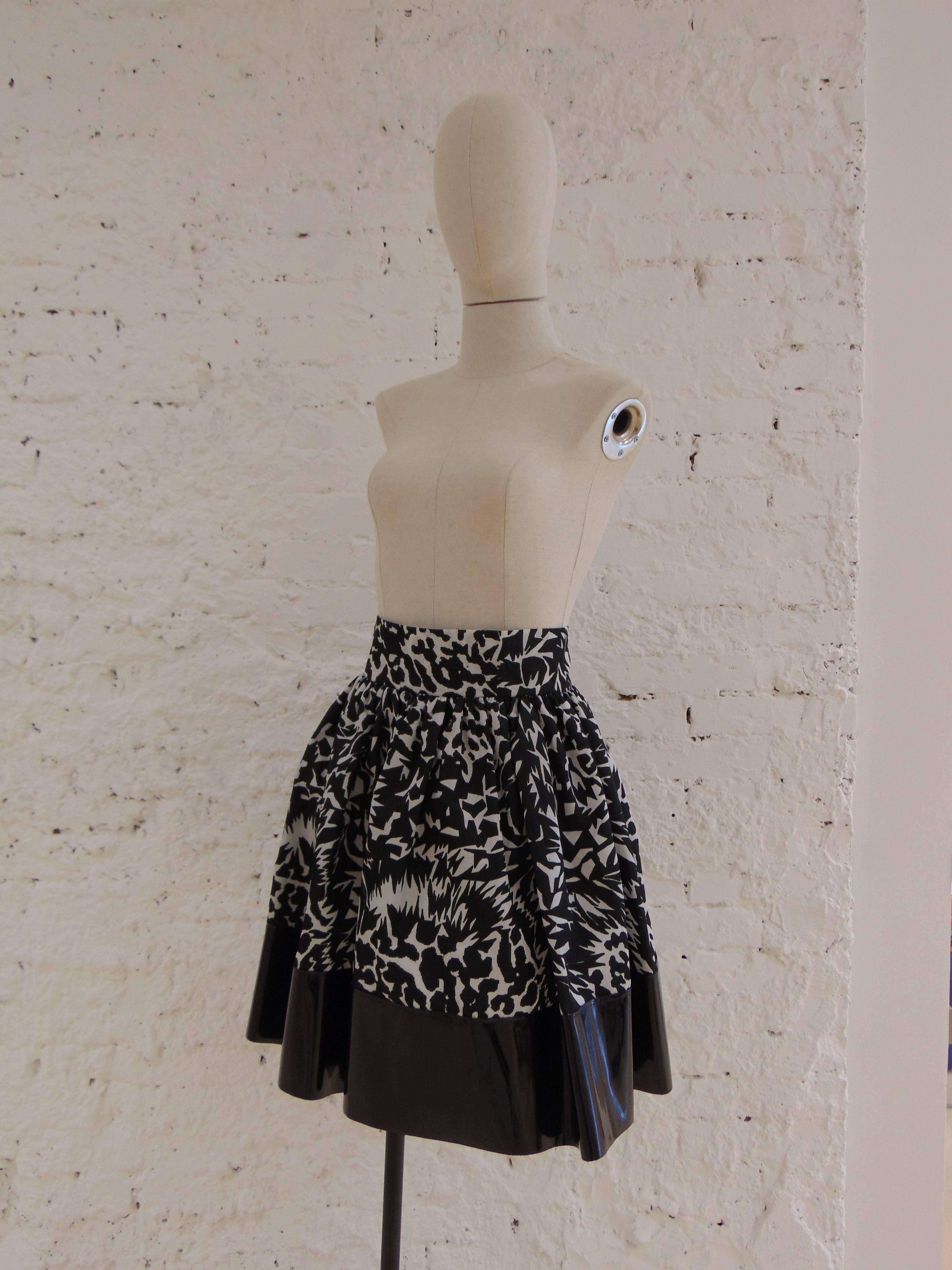 Women's Leitmotiv unworn/nwot skirt with vernish ecoleather details