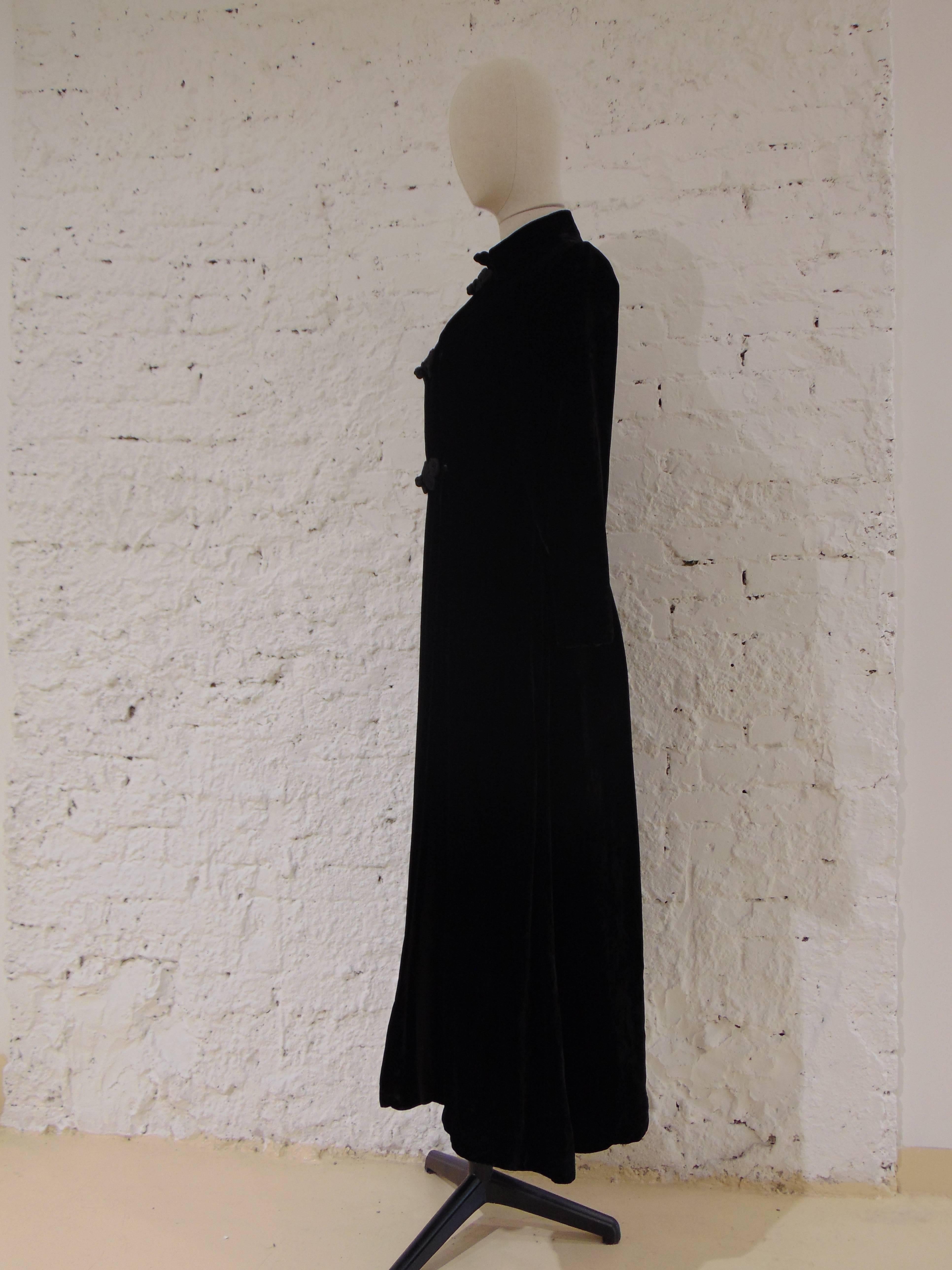 1980s Bonwit Teller black velvet coat 2