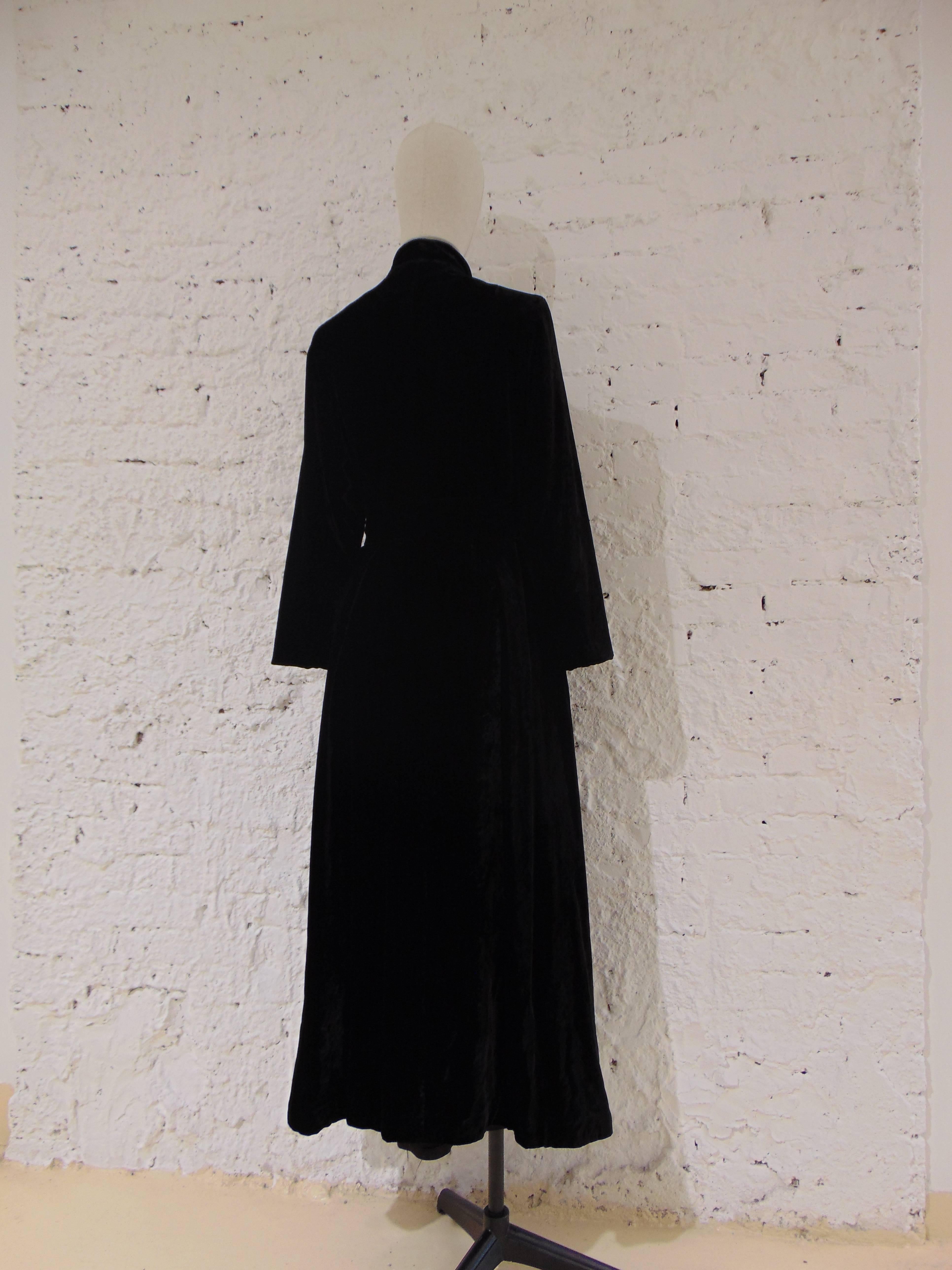 1980s Bonwit Teller black velvet coat 3