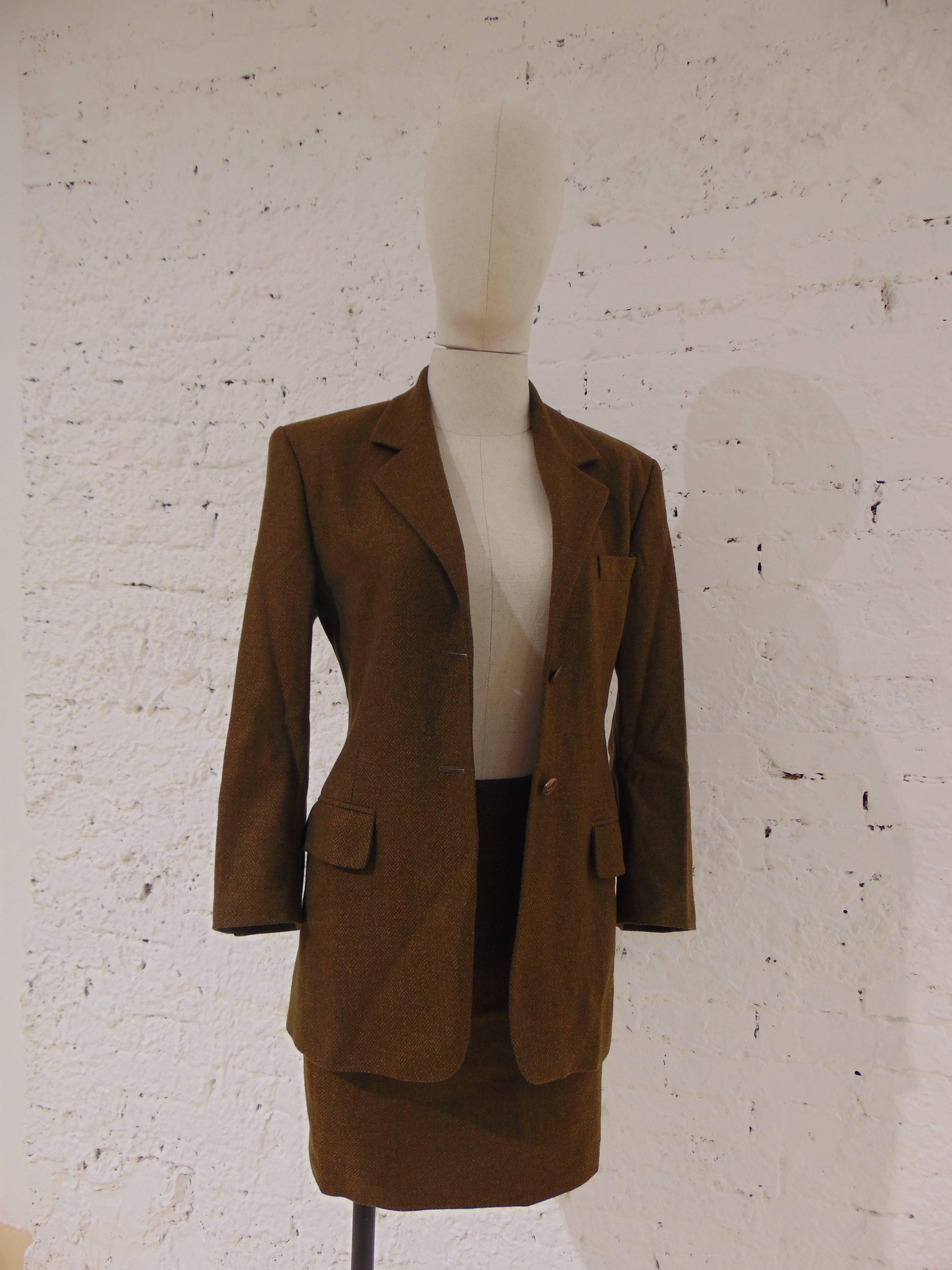 Prada brown wool skirt suit In Excellent Condition In Capri, IT