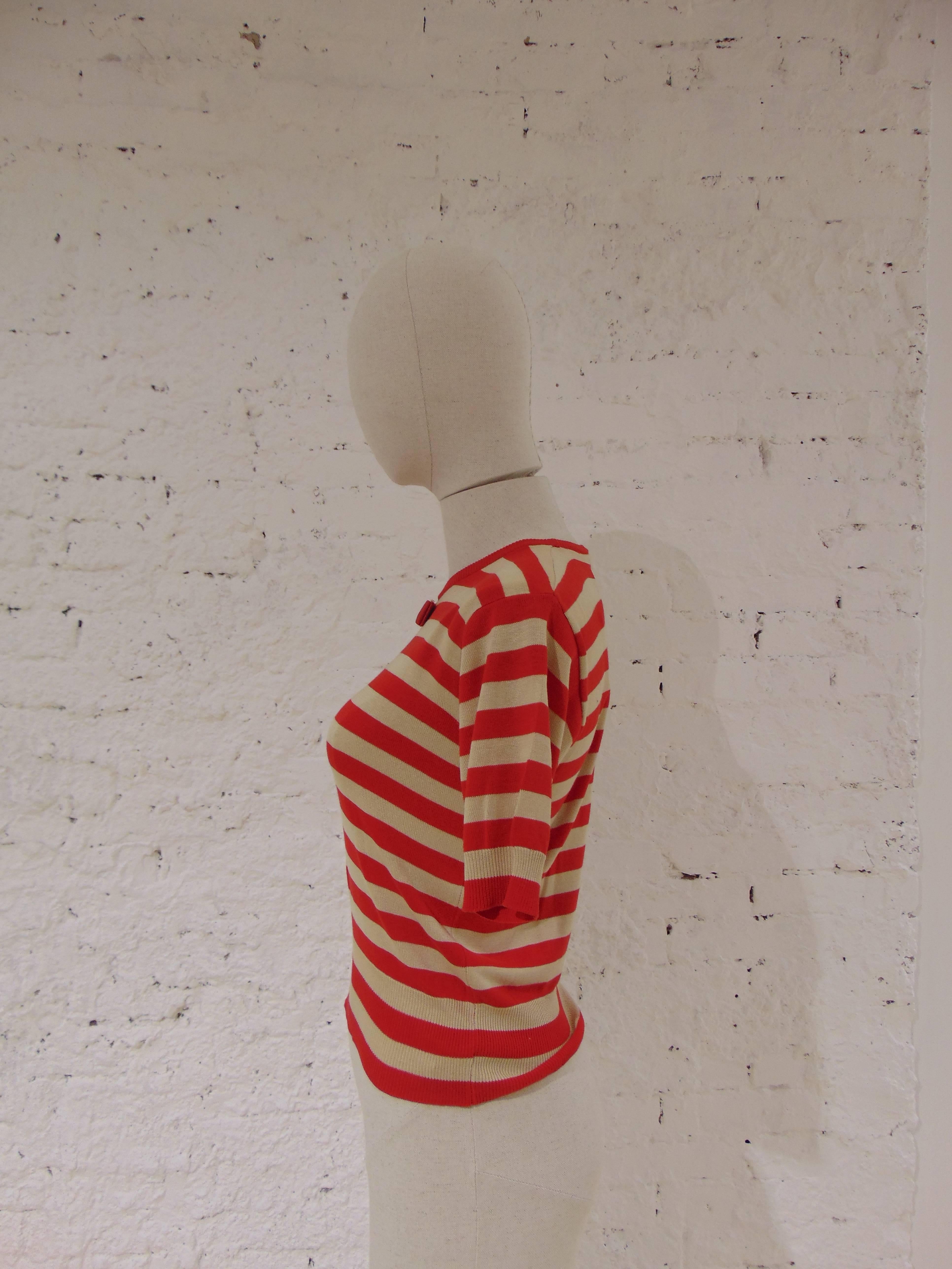 Chemise à manches courtes à rayures rouges et crème Salvatore Ferragamo
composition : Coton
totalement fabriqué en Italie en taille S