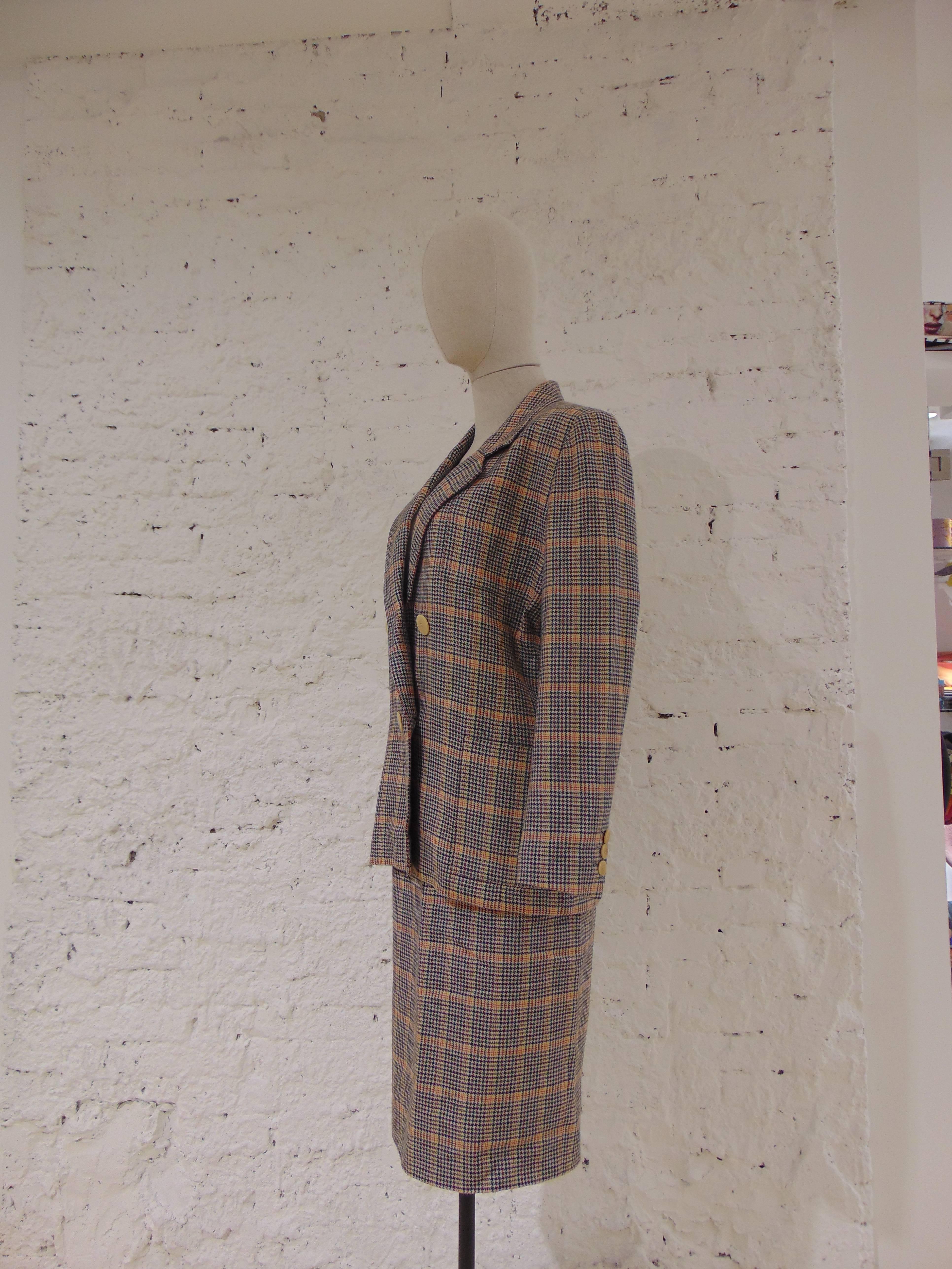 1980er Jahre Hermes Mehrfarbiger Wollrock Anzug (Grau) im Angebot
