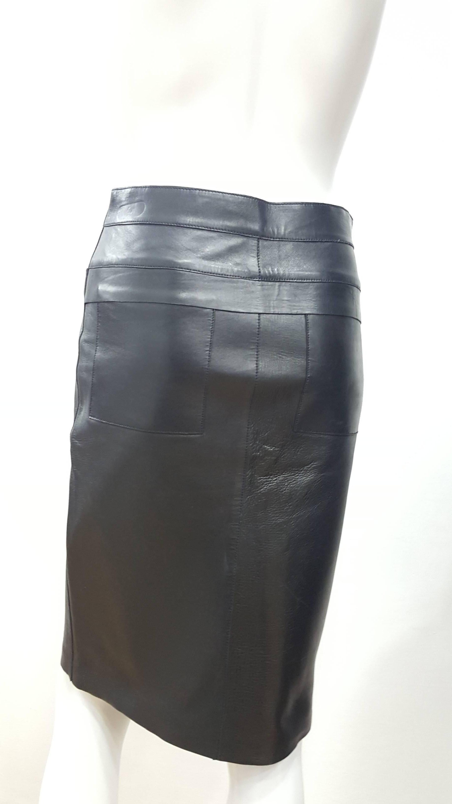 Gray 2000s Iconic Gucci black leather skirt by Tom Ford