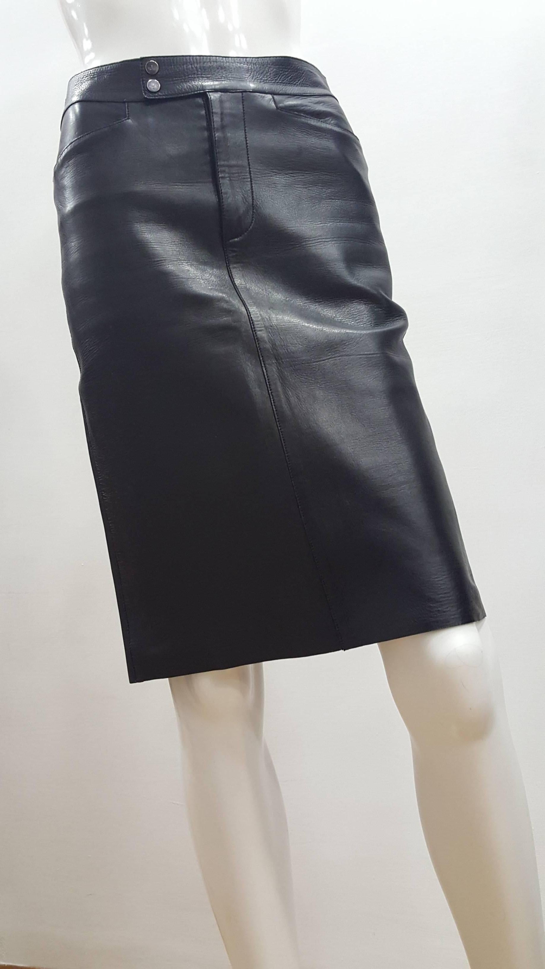 2000s Iconic Gucci black leather skirt by Tom Ford In Excellent Condition In Capri, IT