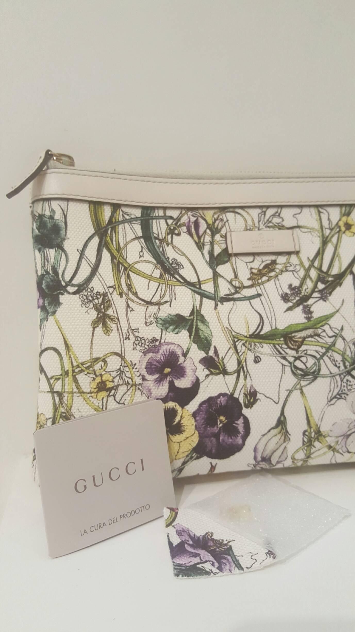 Beige 2000s Gucci Flora white pochette
