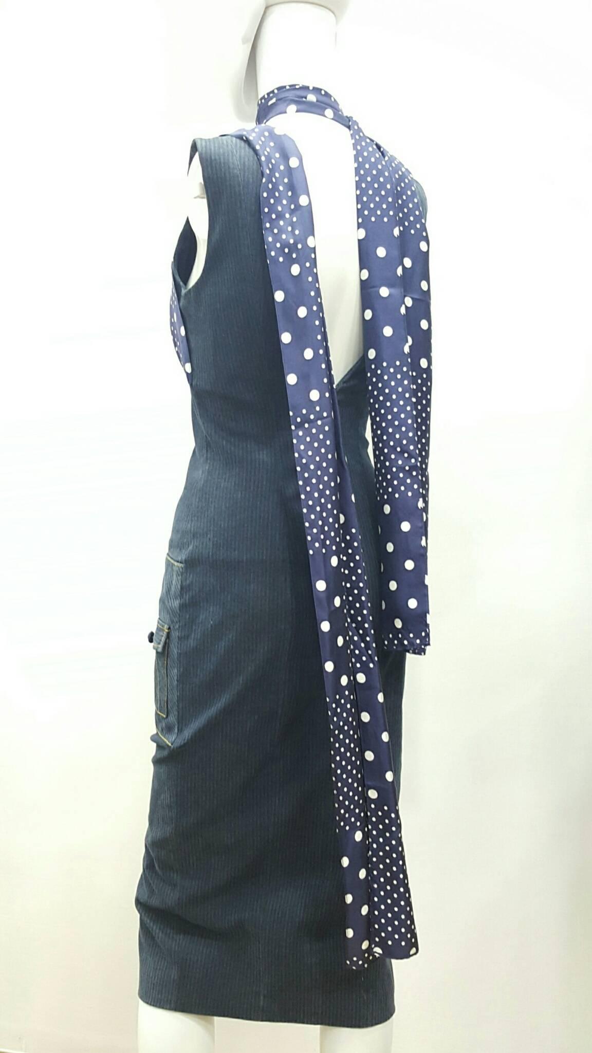 2005 denim and polkadots John Galliano dress
Totally made in France
France size range: 36
ITalian size range 40
Composition:
98% cotton 2% nycra
Other textile: 100% silk
Lining: 94% silk 6% elastane