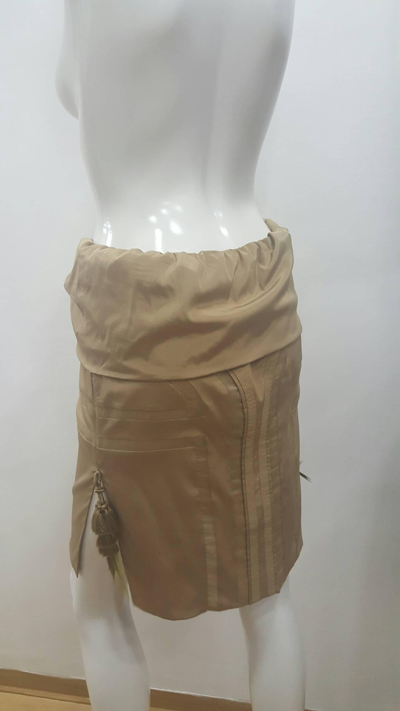 Women's 2004 Gucci by Tom Ford beije Skirt For Sale