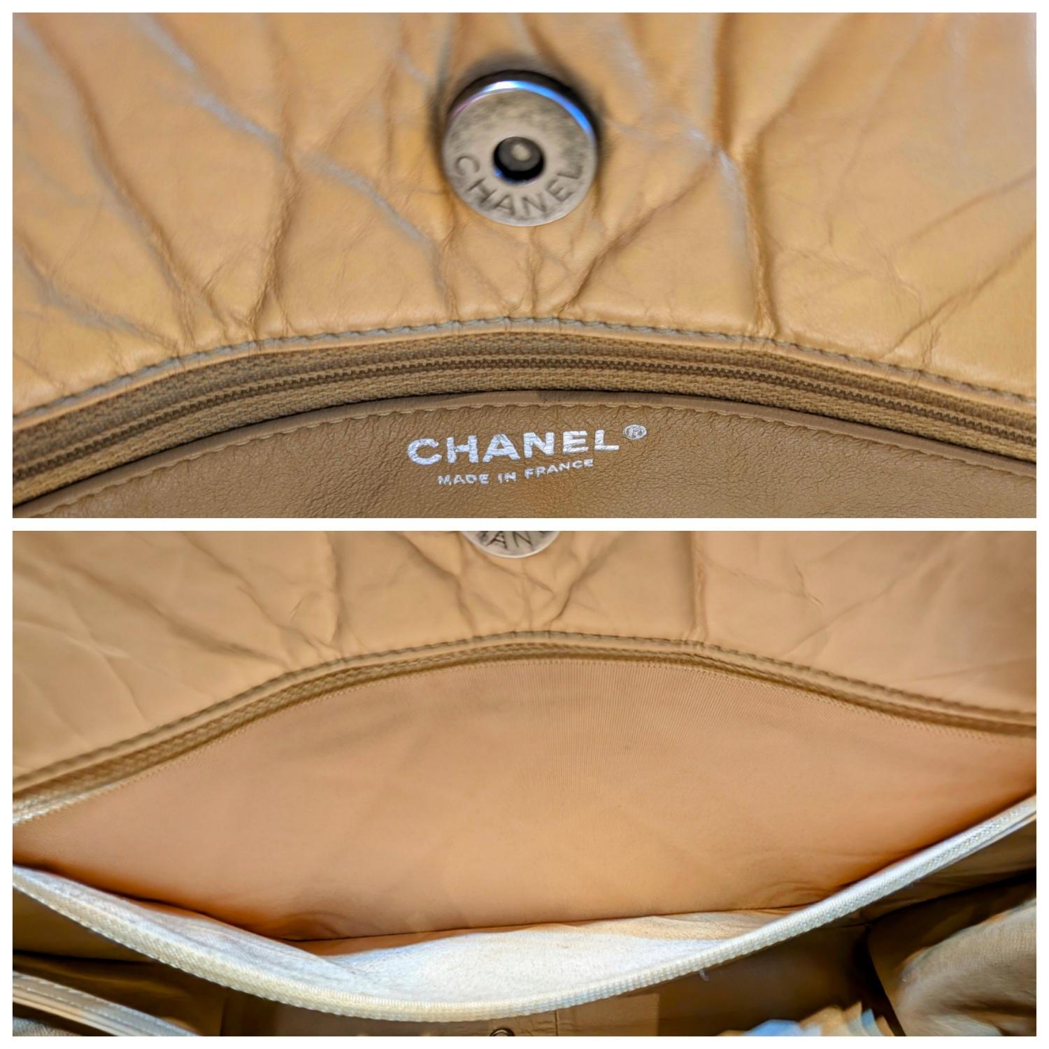 Chanel Metallic Aged Calfskin Quilted Reissue Tote Light Gold en vente 1