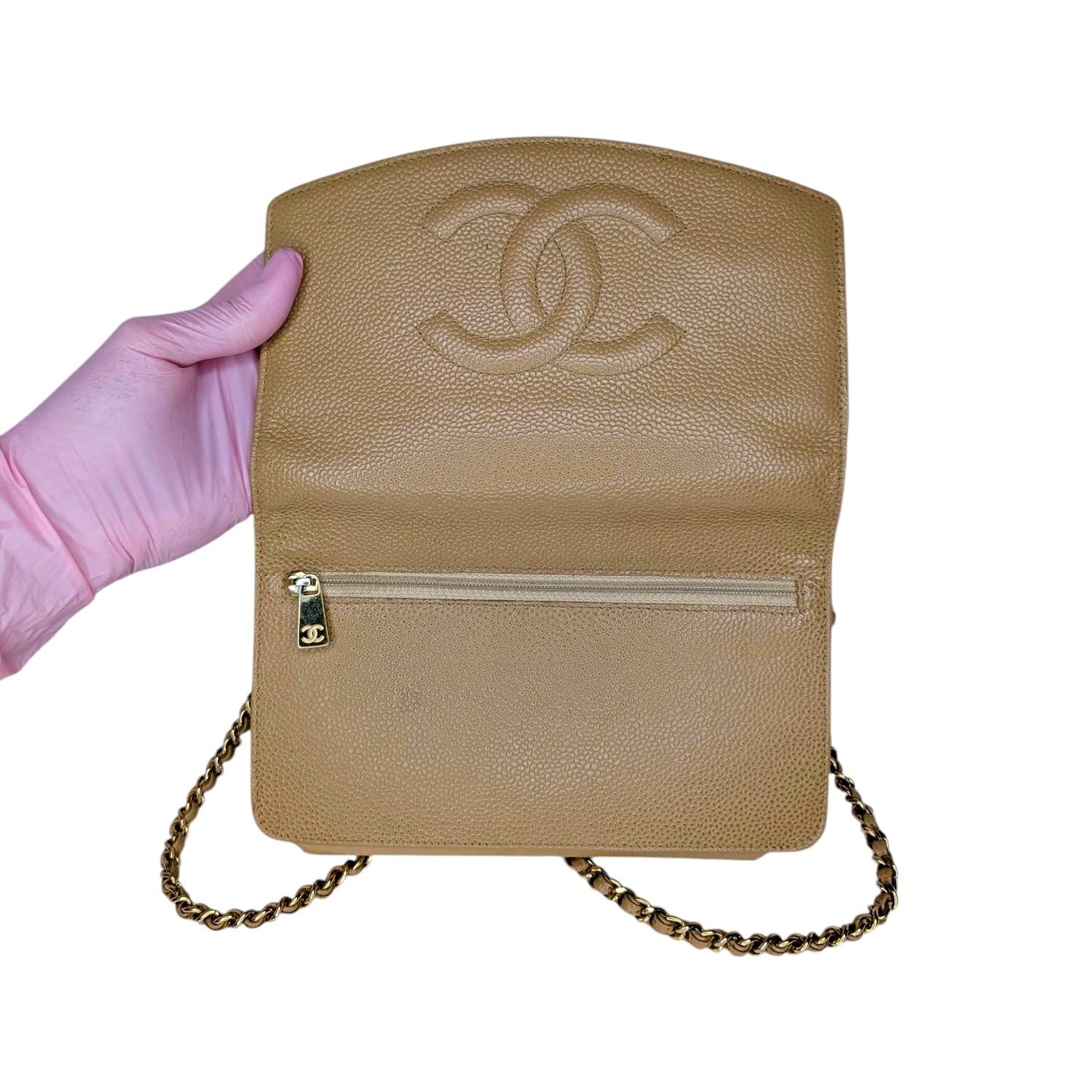 Chanel Vintage Beige Caviar Timeless Wallet On Chain WOC en vente 2