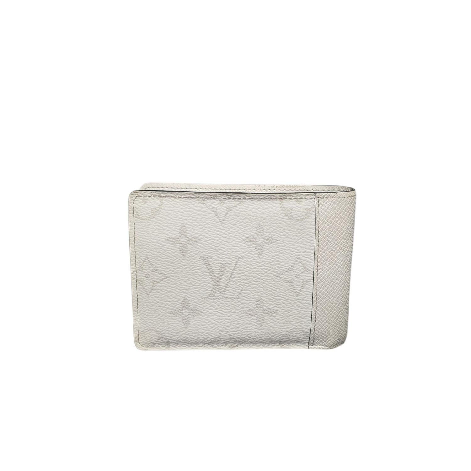 Gris Portefeuille multiple Louis Vuitton Monogram Antartica en vente