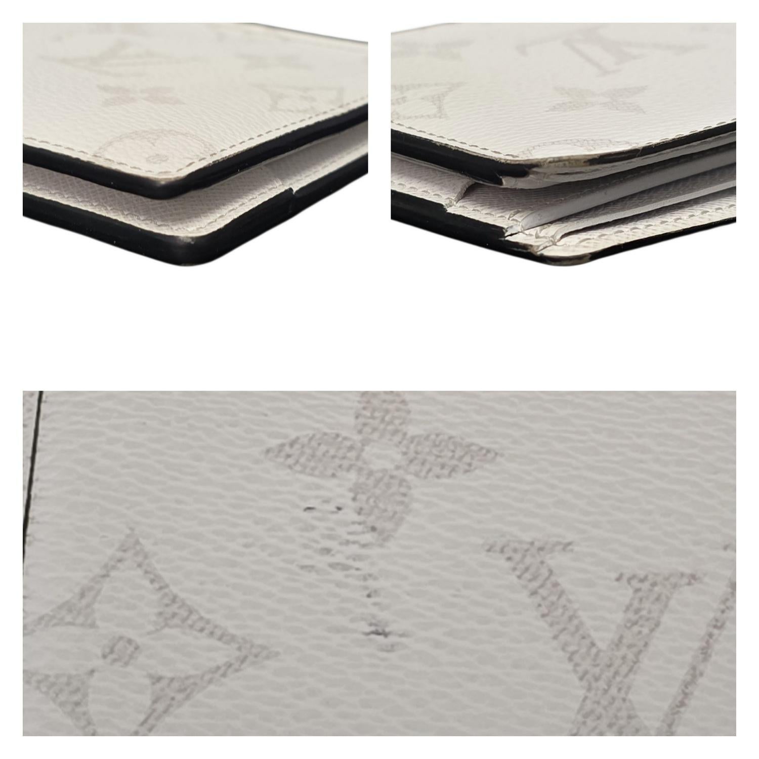 Portefeuille multiple Louis Vuitton Monogram Antartica en vente 3