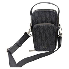Christian Dior Schräge Micro Rider Pouch Crossbody