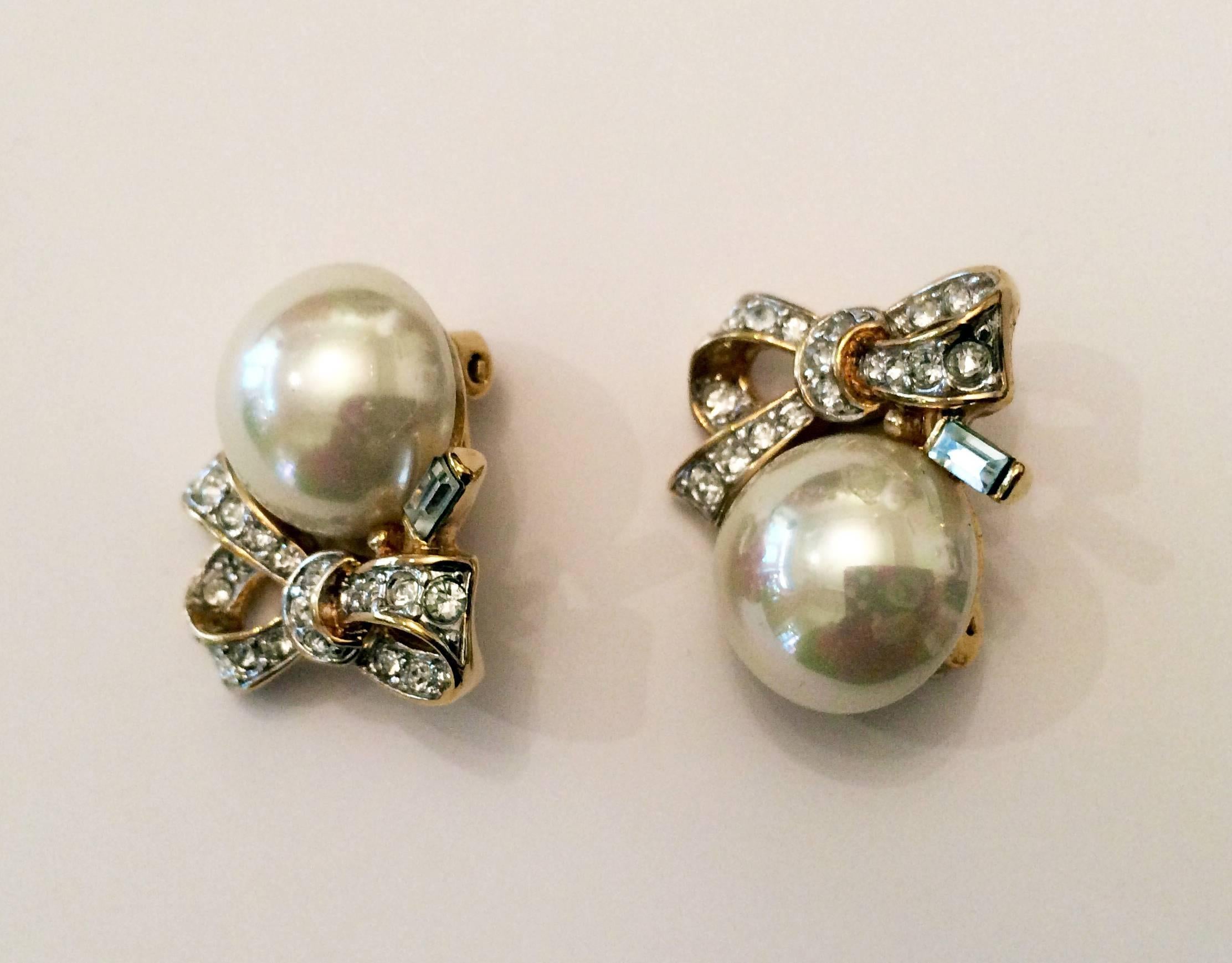 Iconic 1990s Nina Ricci Earrings In Excellent Condition In Paris, FR