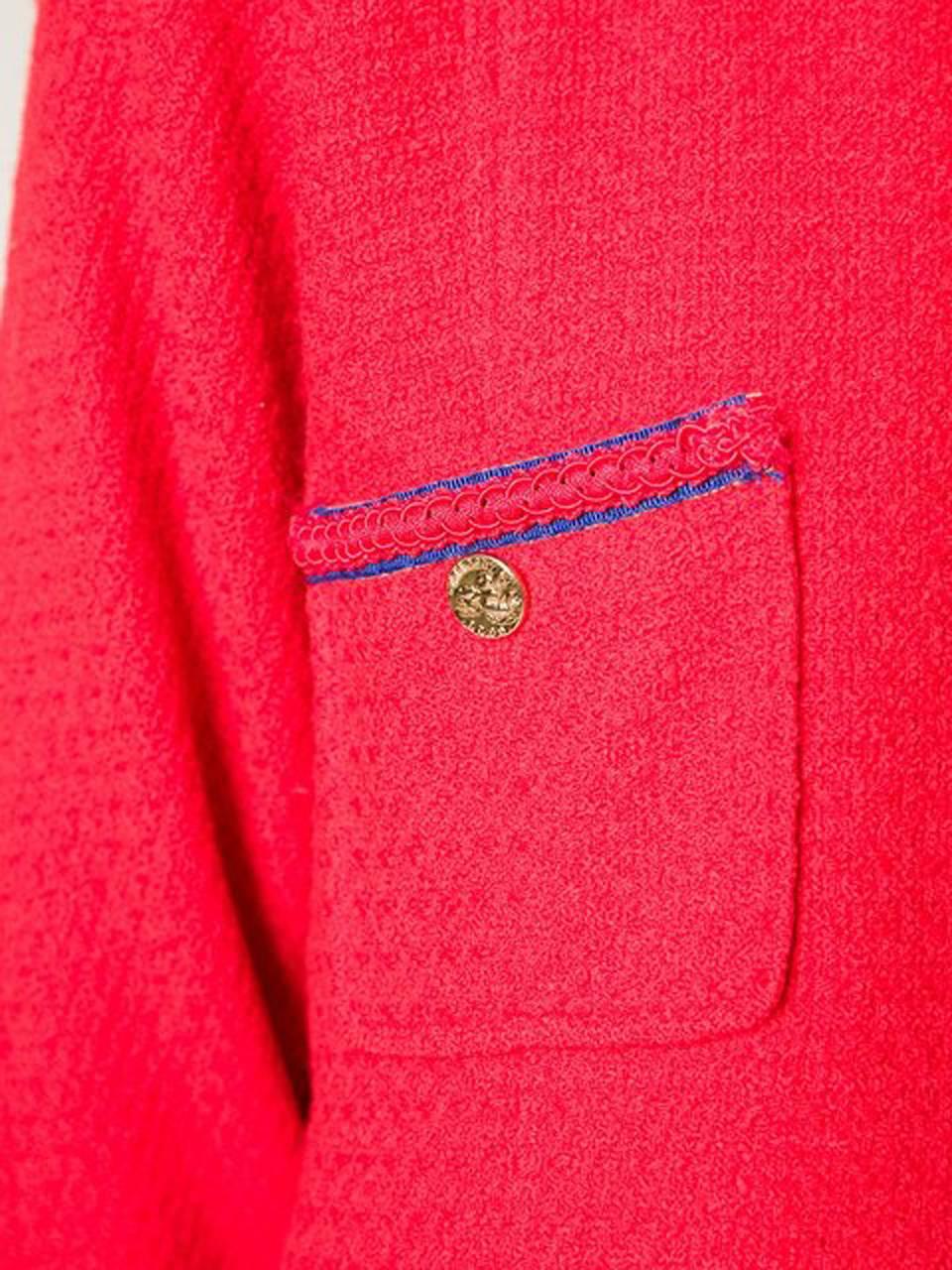 Chanel Red classic Boucle Wool In Excellent Condition In Paris, FR