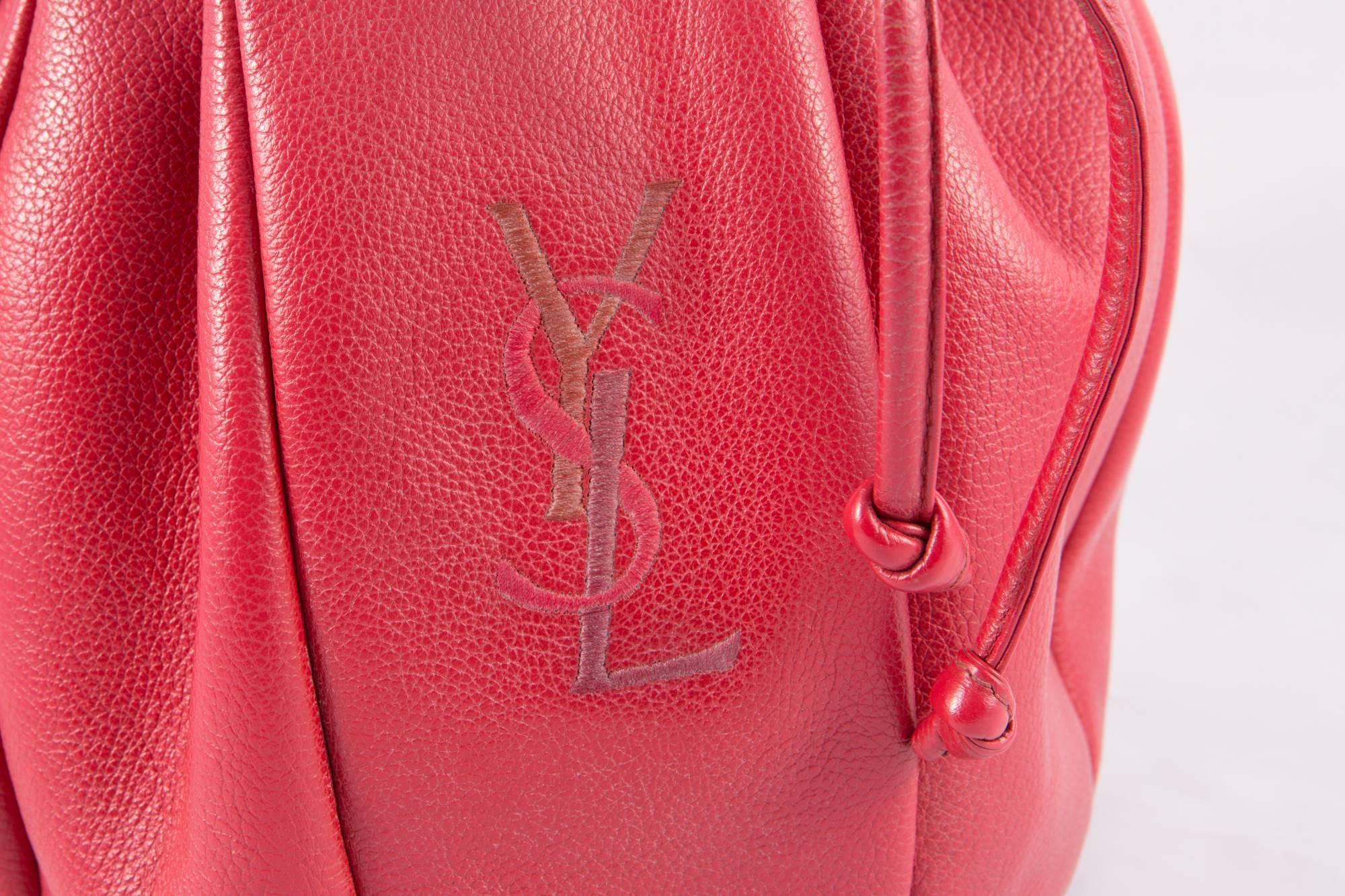 Red Saint Laurent  Bucket Leather Bag In Excellent Condition In Paris, FR