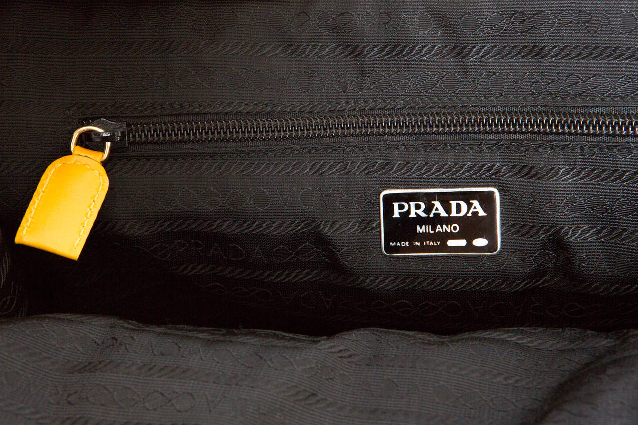 Prada Yellow Sun Leather Bag In Excellent Condition In Paris, FR