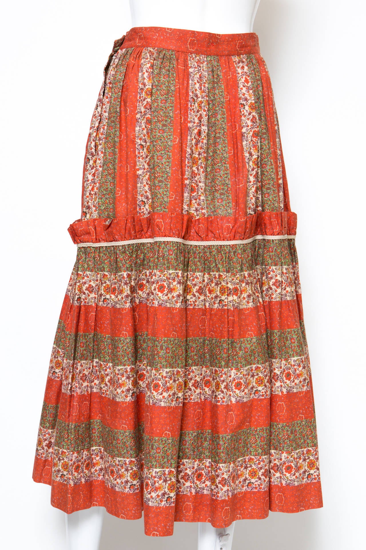 1970s Gorgeous Saint-Laurent Cotton Peasant Skirt In Excellent Condition In Paris, FR