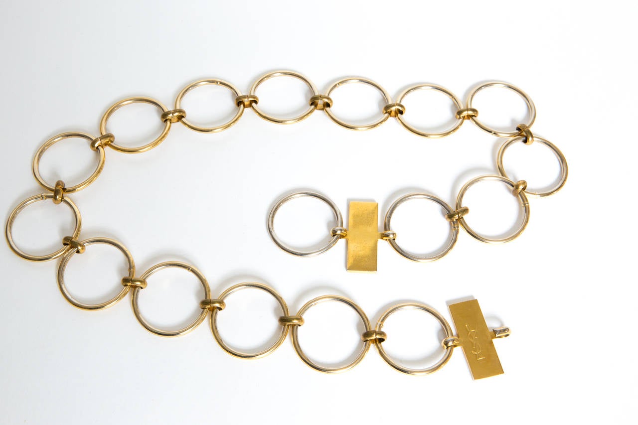 The famous 1966 Yves Saint Laurent Vintage, hardware chain belt.
Dimensions :
Full length approx : 75cm ( 29,5 inches)  
Height approx : 4cm (1.5 inches)