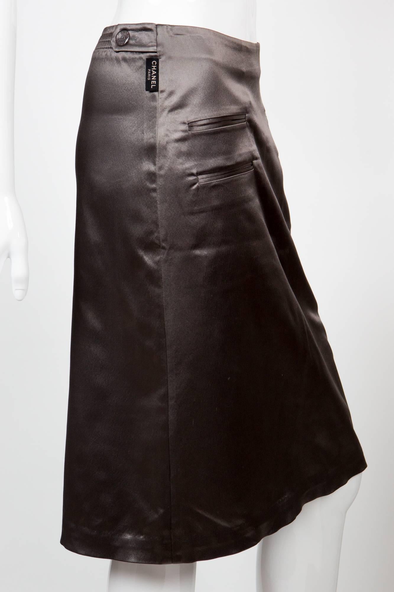 1980S Chanel Satin Taupe Skirt In Excellent Condition In Paris, FR