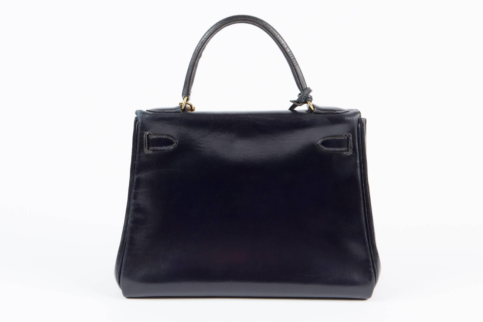 Gorgeous Hermes Navy Boxcalf Kelly Bag 28cm In Good Condition In Paris, FR