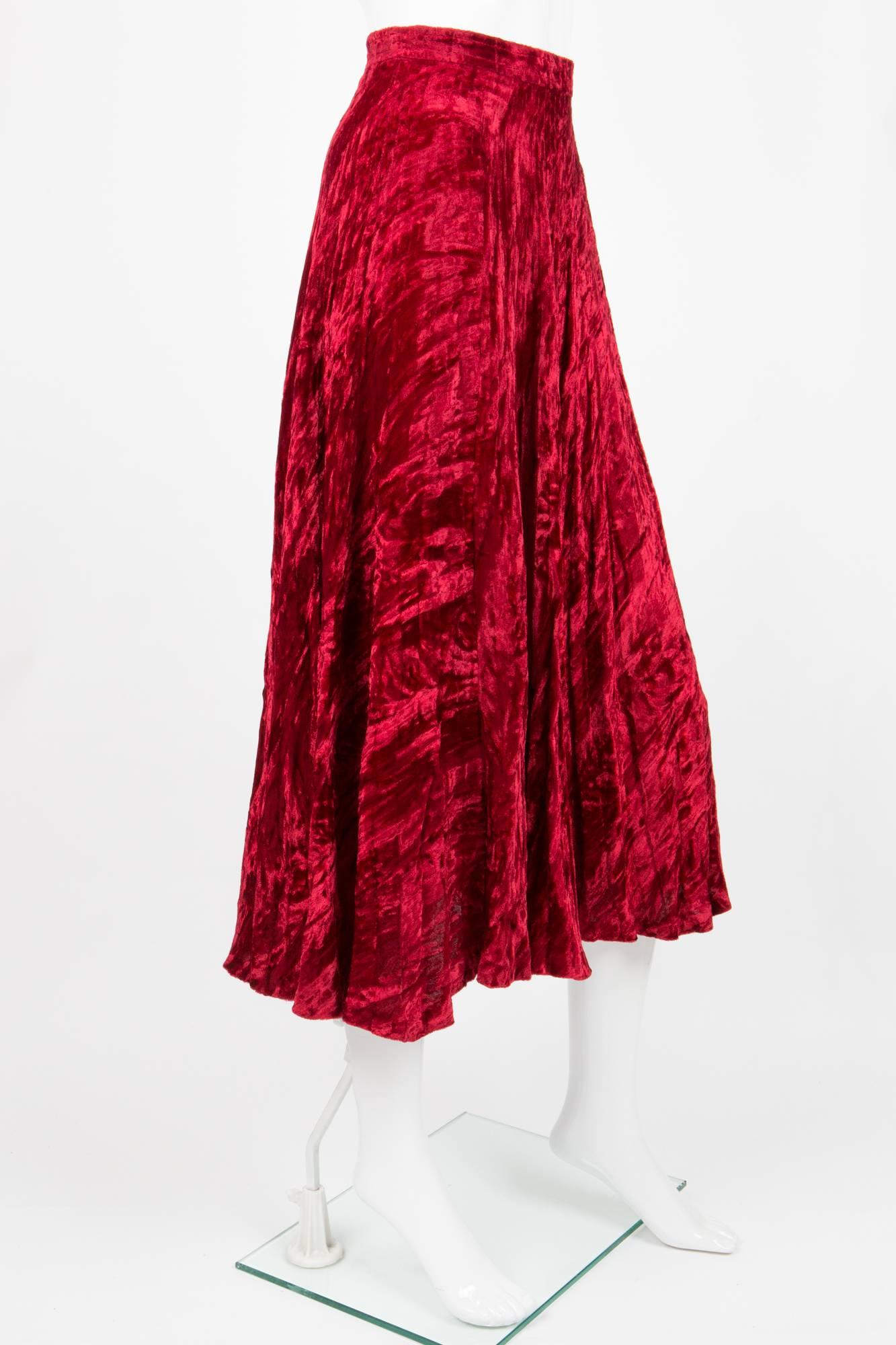 1976 Yves Saint Laurent Rare Russian Velveteen Collection Skirt In Excellent Condition In Paris, FR